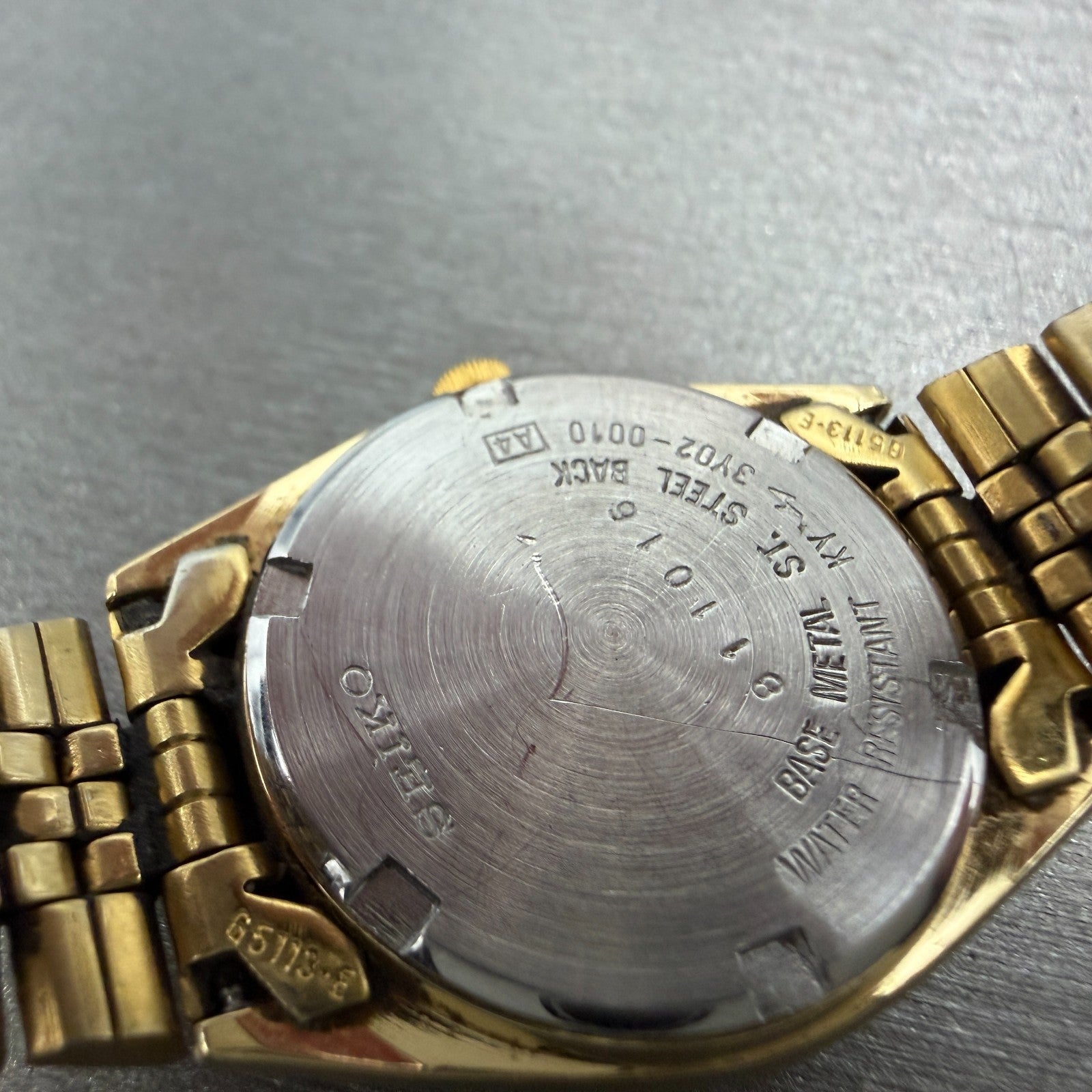 Seiko Watch Women 24mm Gold Dial Gold Tone Date Round 3Y02-0010 New Battery9