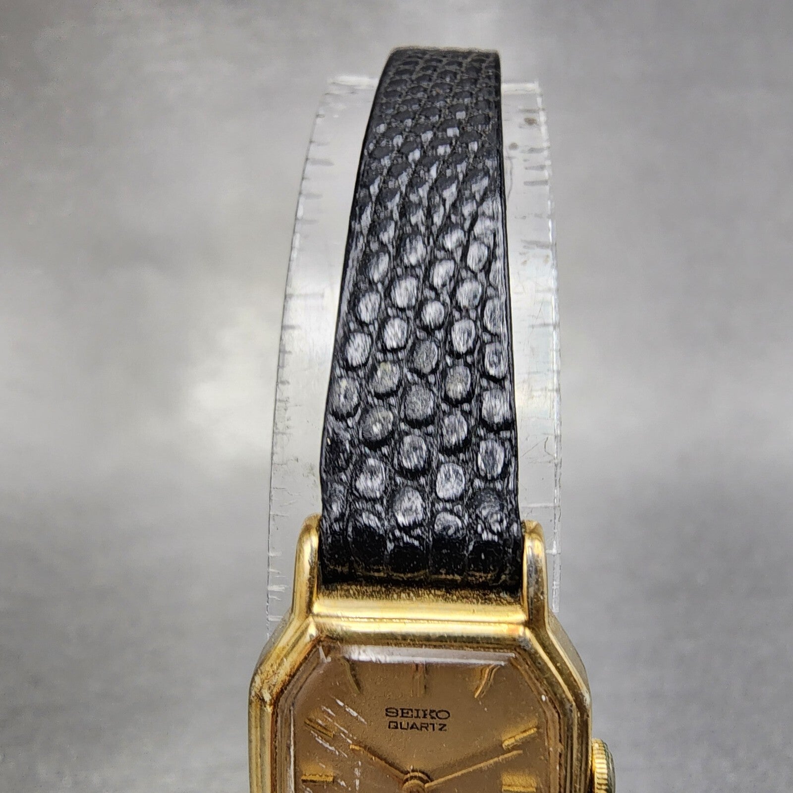 Seiko Watch Women 16mm Gold Dial Gold Tone Octagon 2C205769 New Battery4