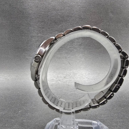 Gucci Watch Women Silver Dial Stainless Steel Date Round 126.5 New Battery6