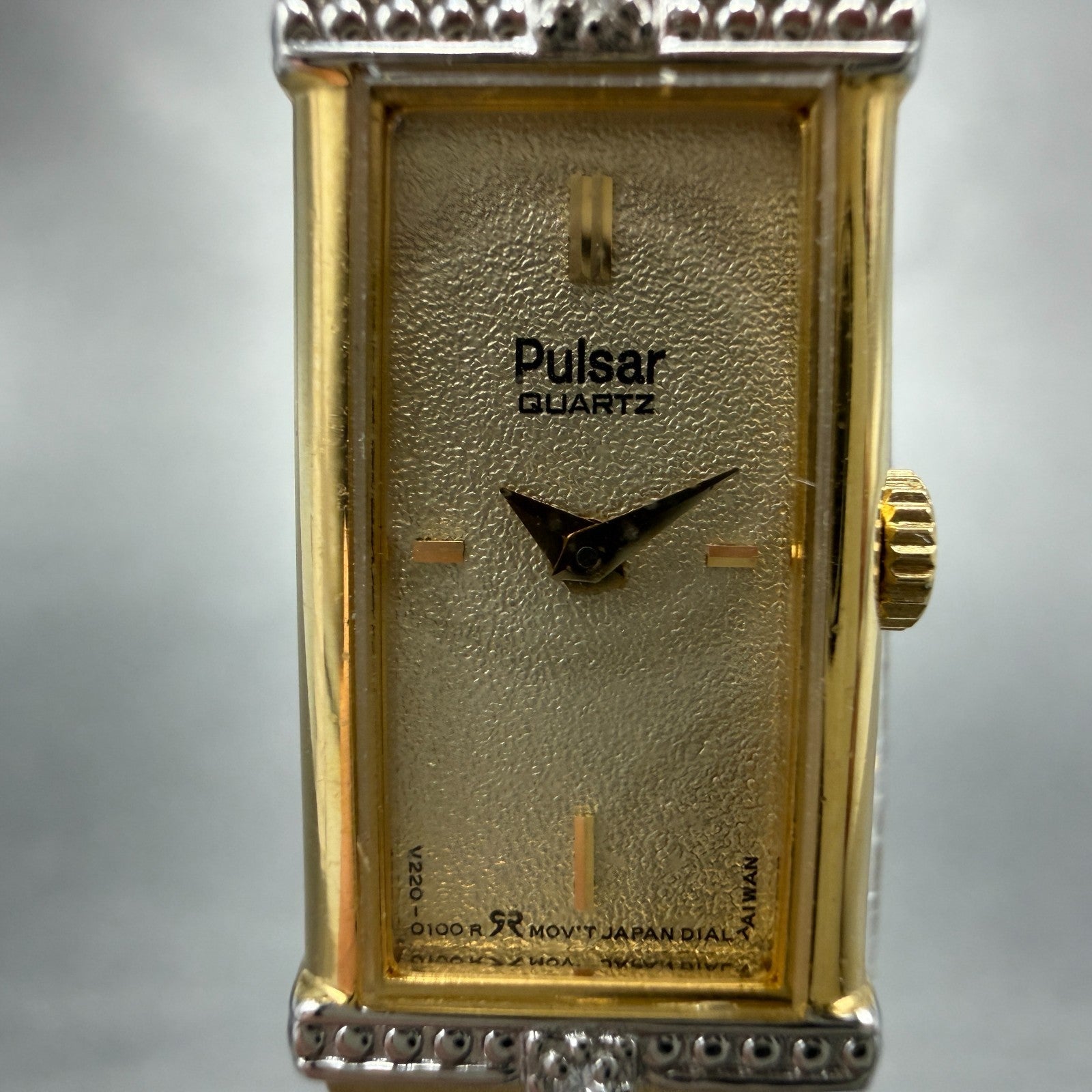 Seiko Pulsar Tank Watch Women 12mm Champagne Dial Gold Tone V220-5080 New Batt1