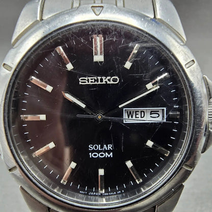 Seiko Solar Watch Men 39mm Black Dial Silver Tone Daydate Round V158-0AD0 Runs D1