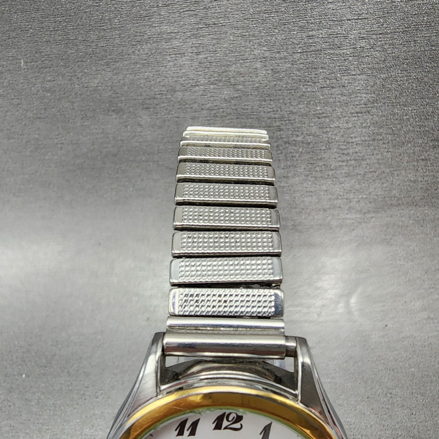 Seiko ALBA Watch Men 37mm White Dial Two Tone Date Round VX420AH0 New Battery4