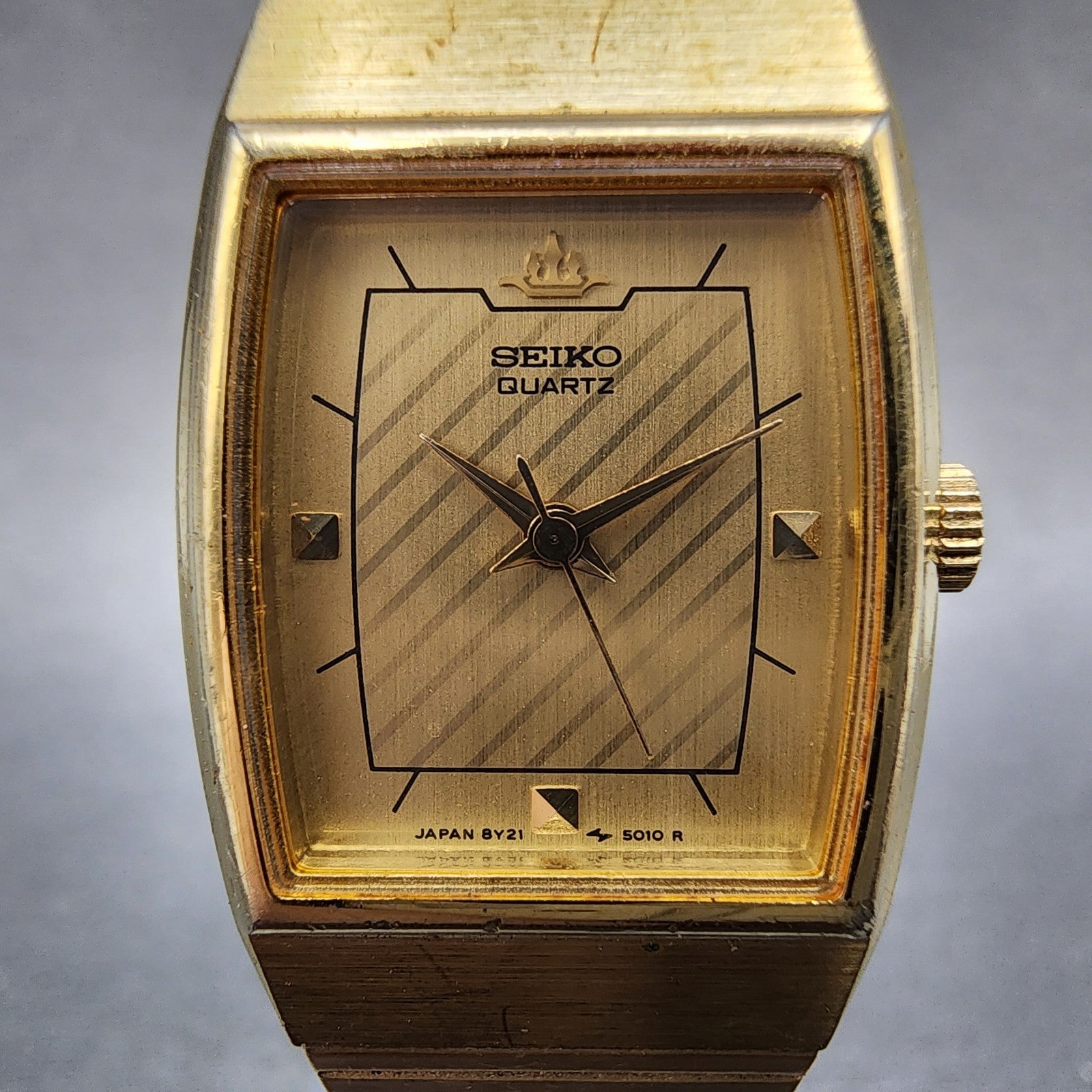 Seiko Watch Women 19mm Champagne Dial Gold Tone Rectangle 8Y215020 New Batt B121