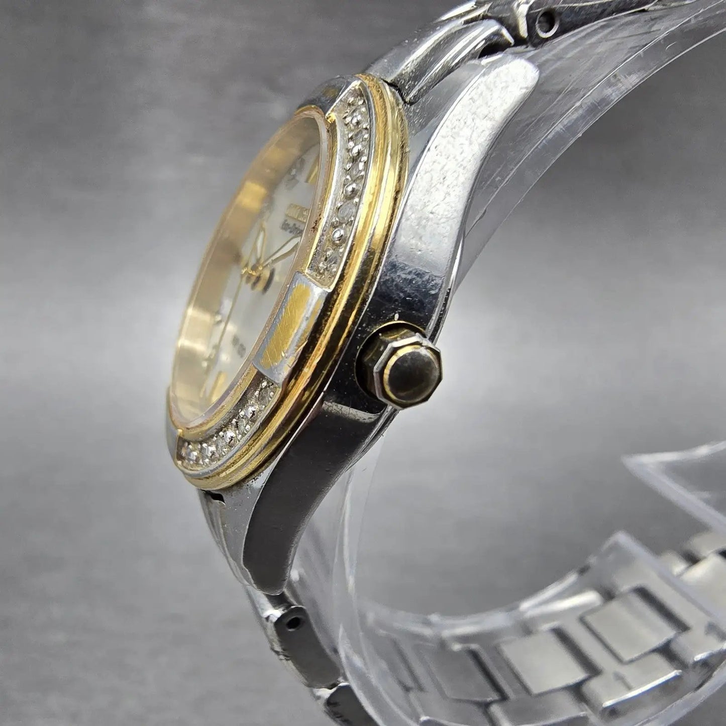 Citizen Eco-Drive Watch Women 26mm MOP Dial Two Tone Date E013-S076412 Runs2