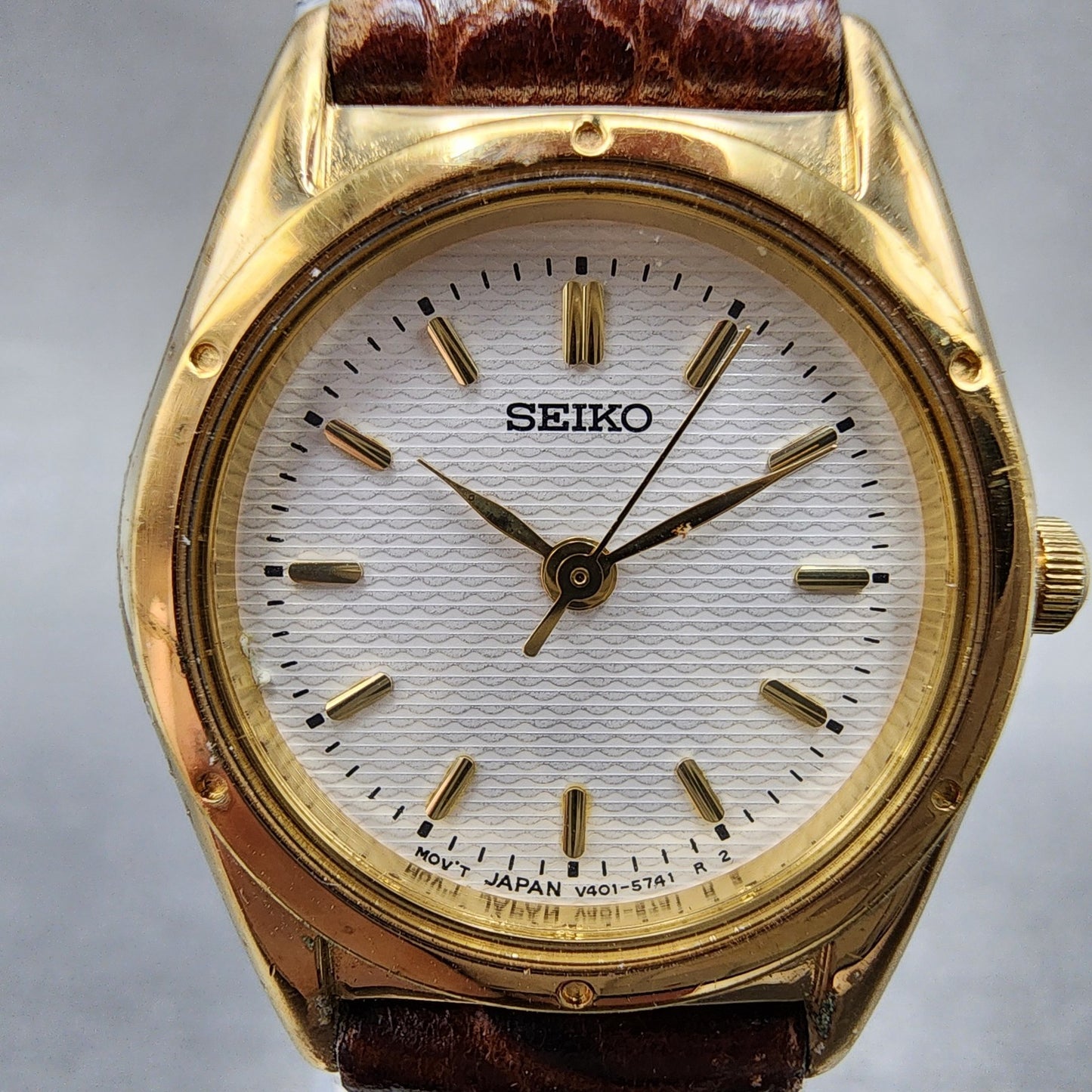 Seiko Watch Women 23mm White Dial Gold Tone Round V4011920 New Battery VTG1