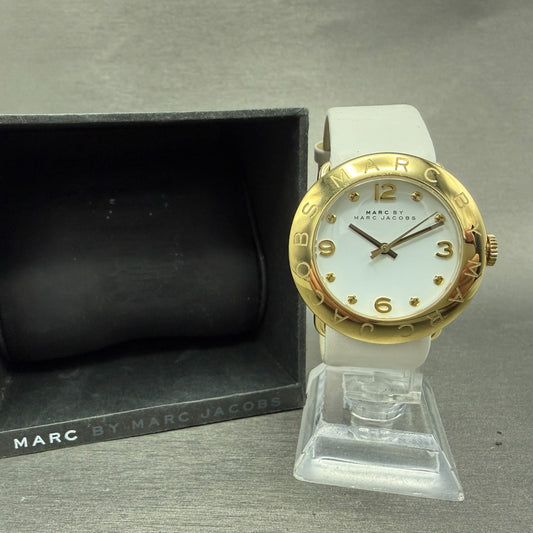 Marc Jacobs Amy Watch Women 36mm White Dial Gold Tone Round mbm1150 New Battery0