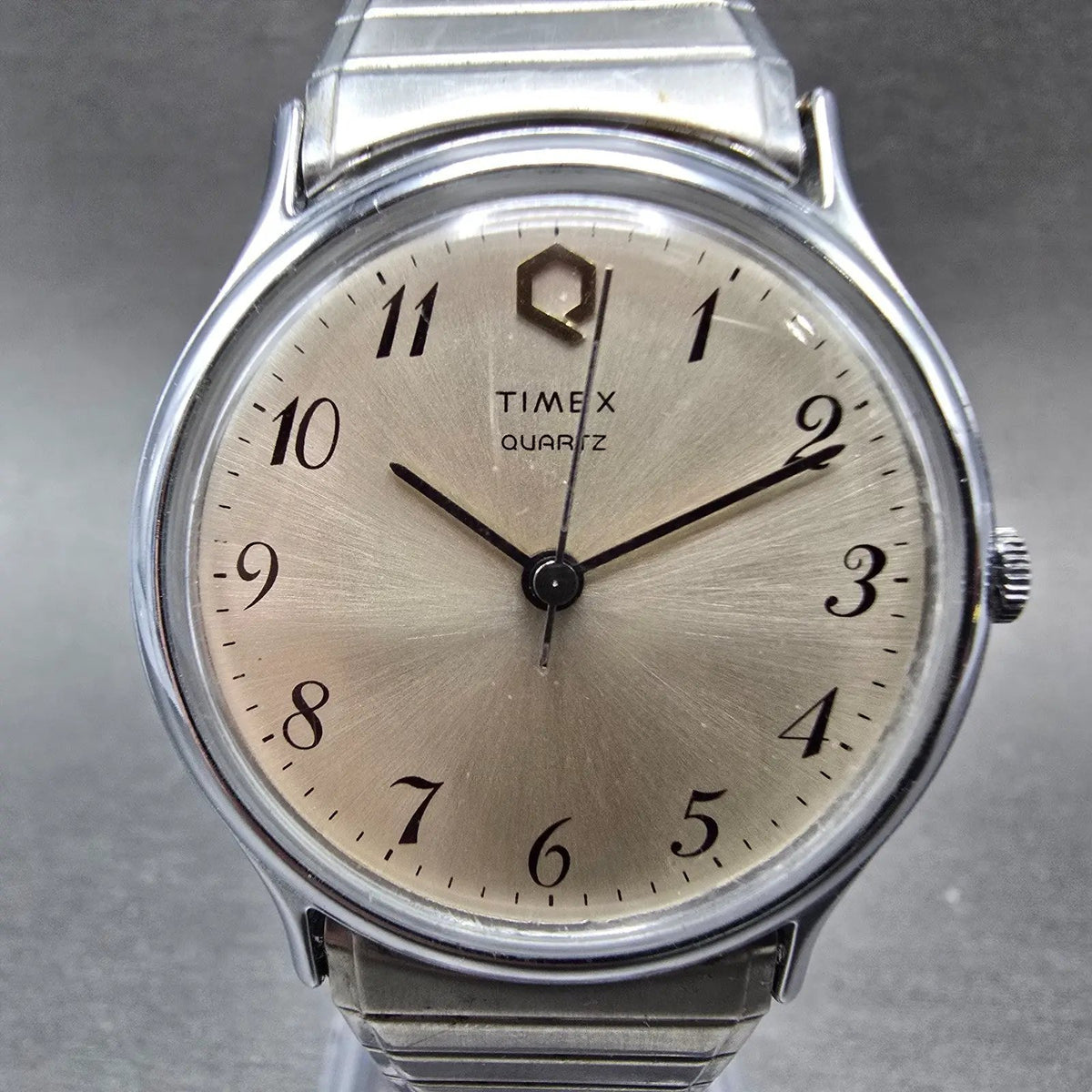 Timex Q Quartz Watch Men 34mm Champagne Dial Silver Tone Round New Battery VTG0
