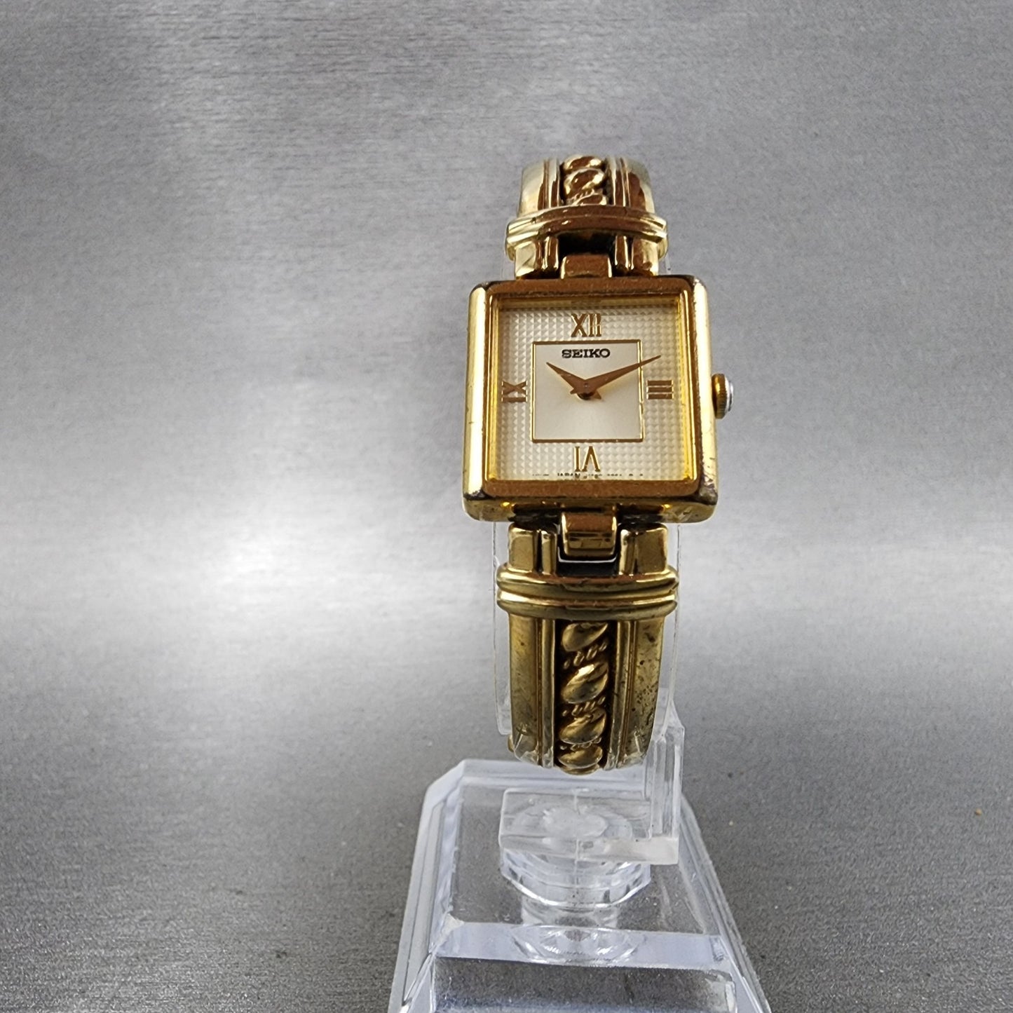Seiko Watch Women 20mm Champagne dial Gold Tone Square V4006280 New Battery5