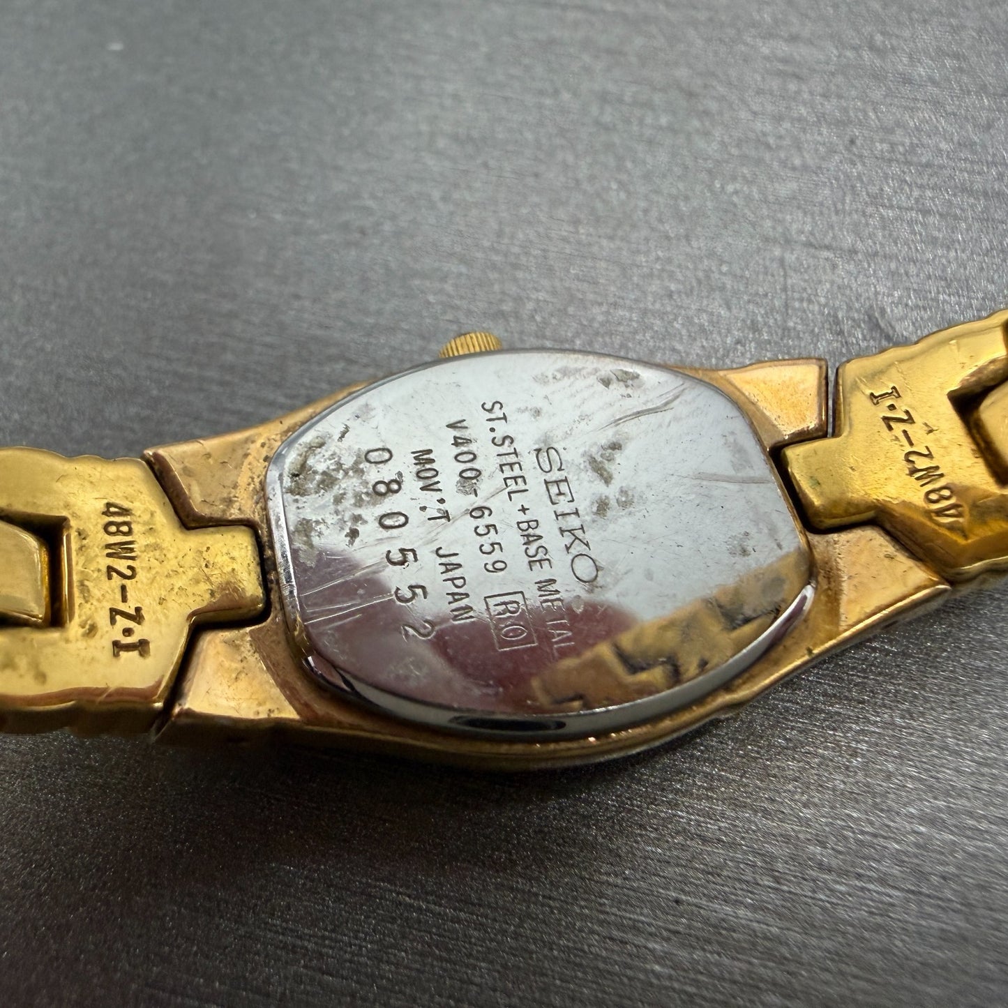 Seiko Watch Women 17mm Champagne Dial Gold Tone Oval V400-6559 VTG New Battey 569