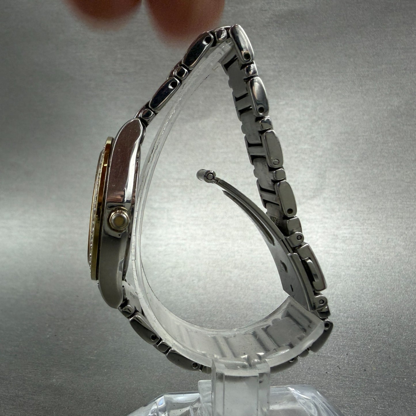 Seiko Solar Watch Women 28mm MOP Dial Two Tone Date Round V137-0AA0 Runs Diamond6