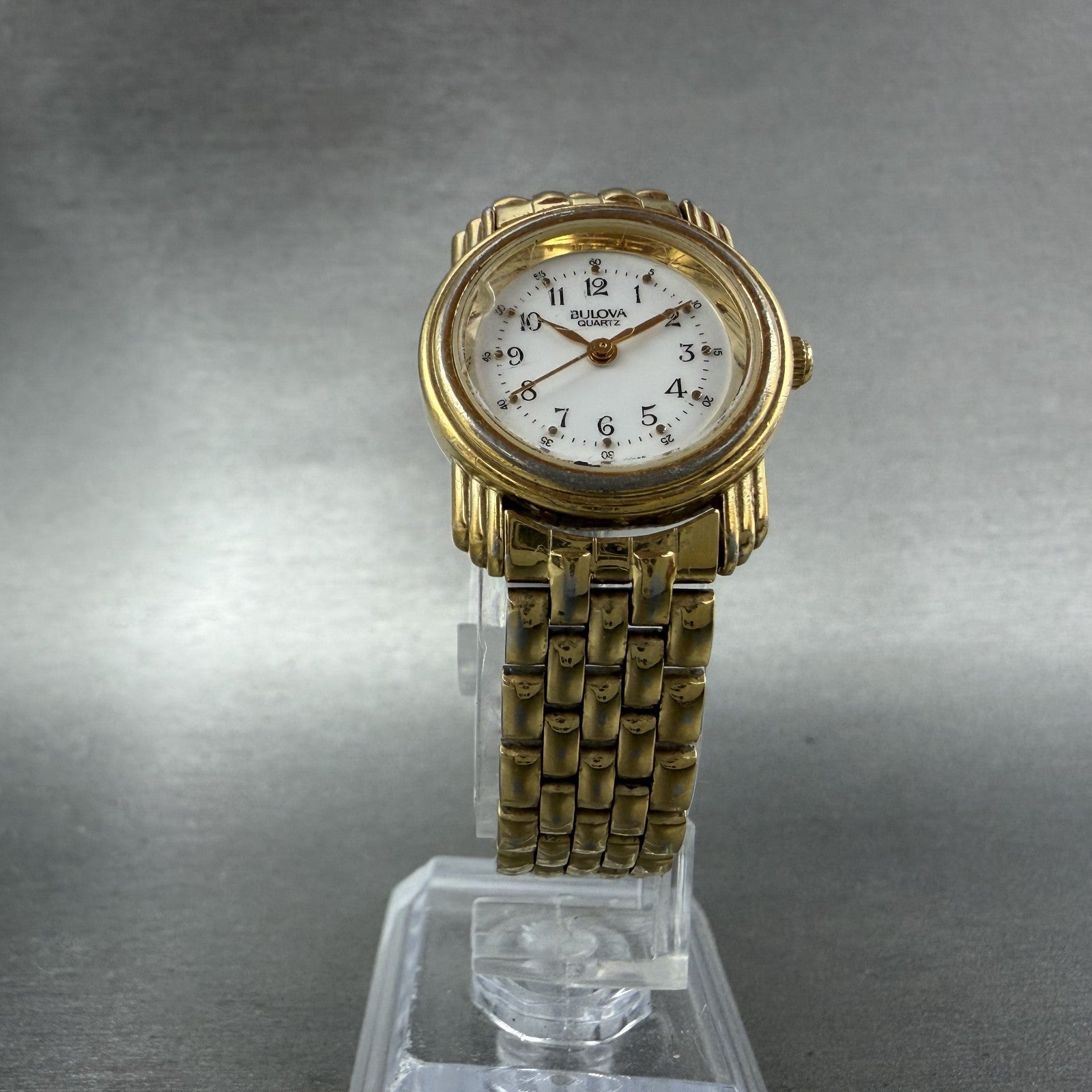 Bulova Watch Women 24mm White Dial Gold Tone Round 92E09 New battery5