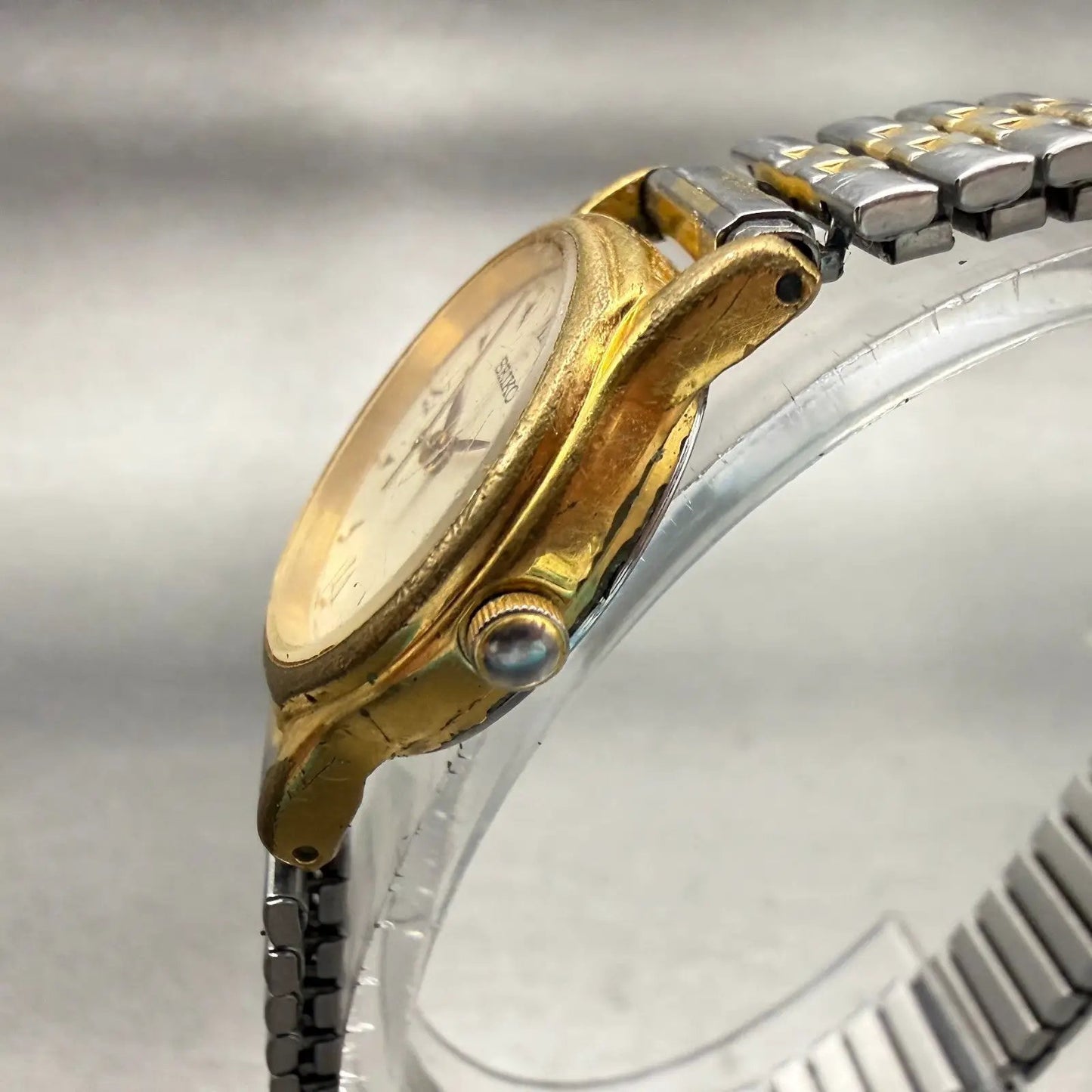 Seiko Watch Women 22mm Cream Dial Gold Tone Round V701-A110 New Battery Vintage2