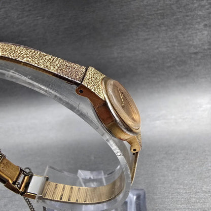 Seiko Watch Women 17mm Gold Dial Gold Tone Oval 1400-7379 New Battery Vintage JP3