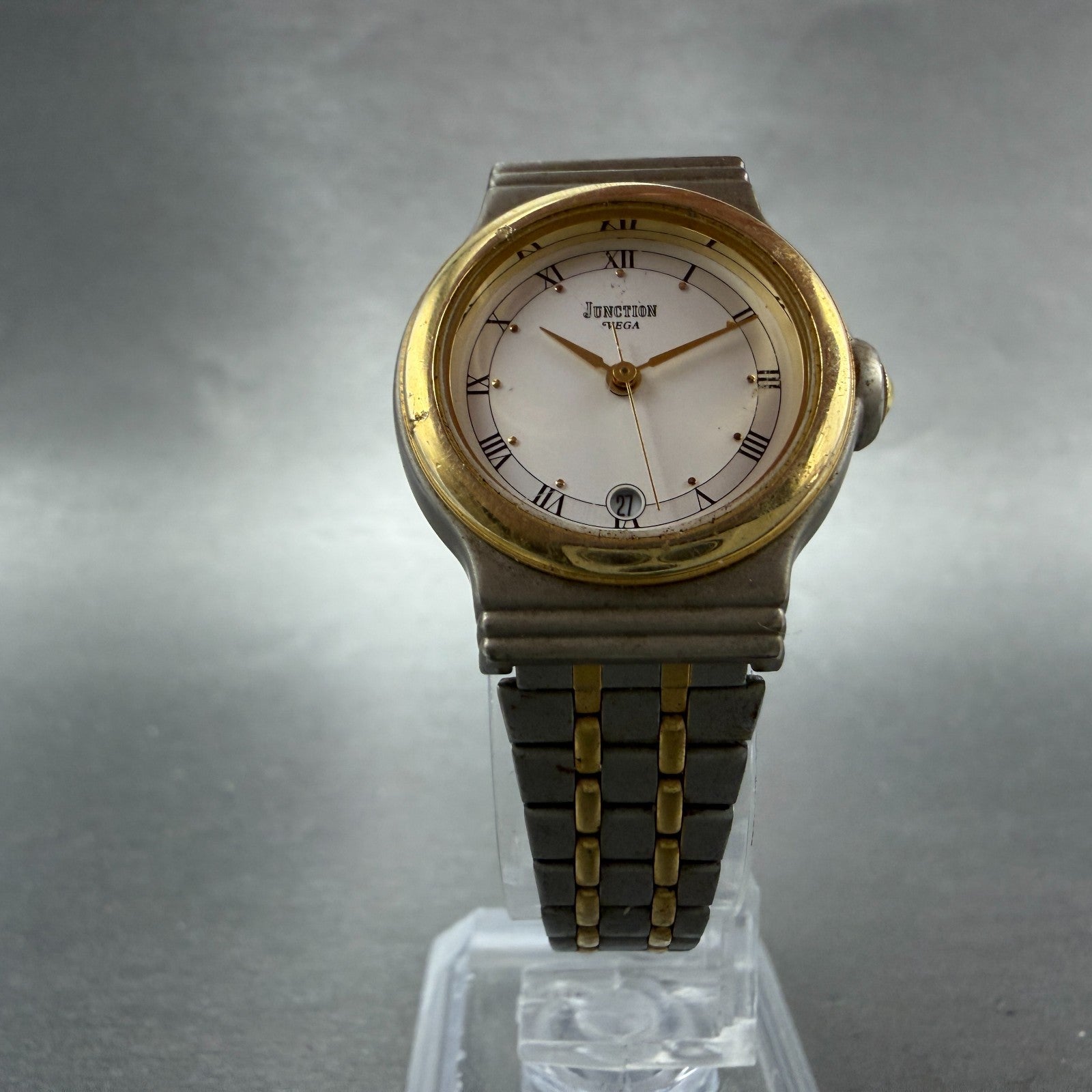 Citizen Vega Junction Watch Women 25mm White Dial Two Tone Date Round New Batt5