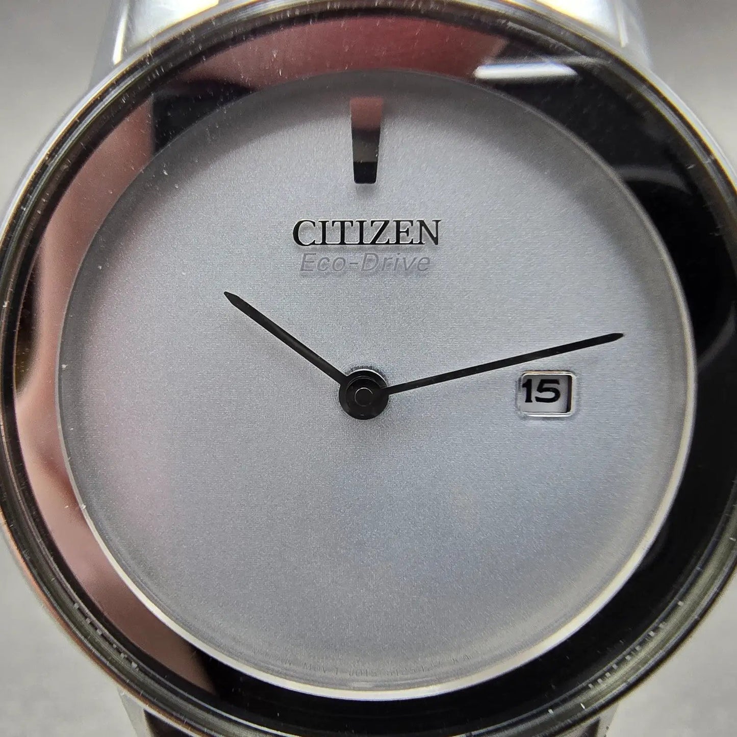 Citizen Eco-Drive Watch Women 30mm White Dial Silver Tone Date J015-S086922 Runs1