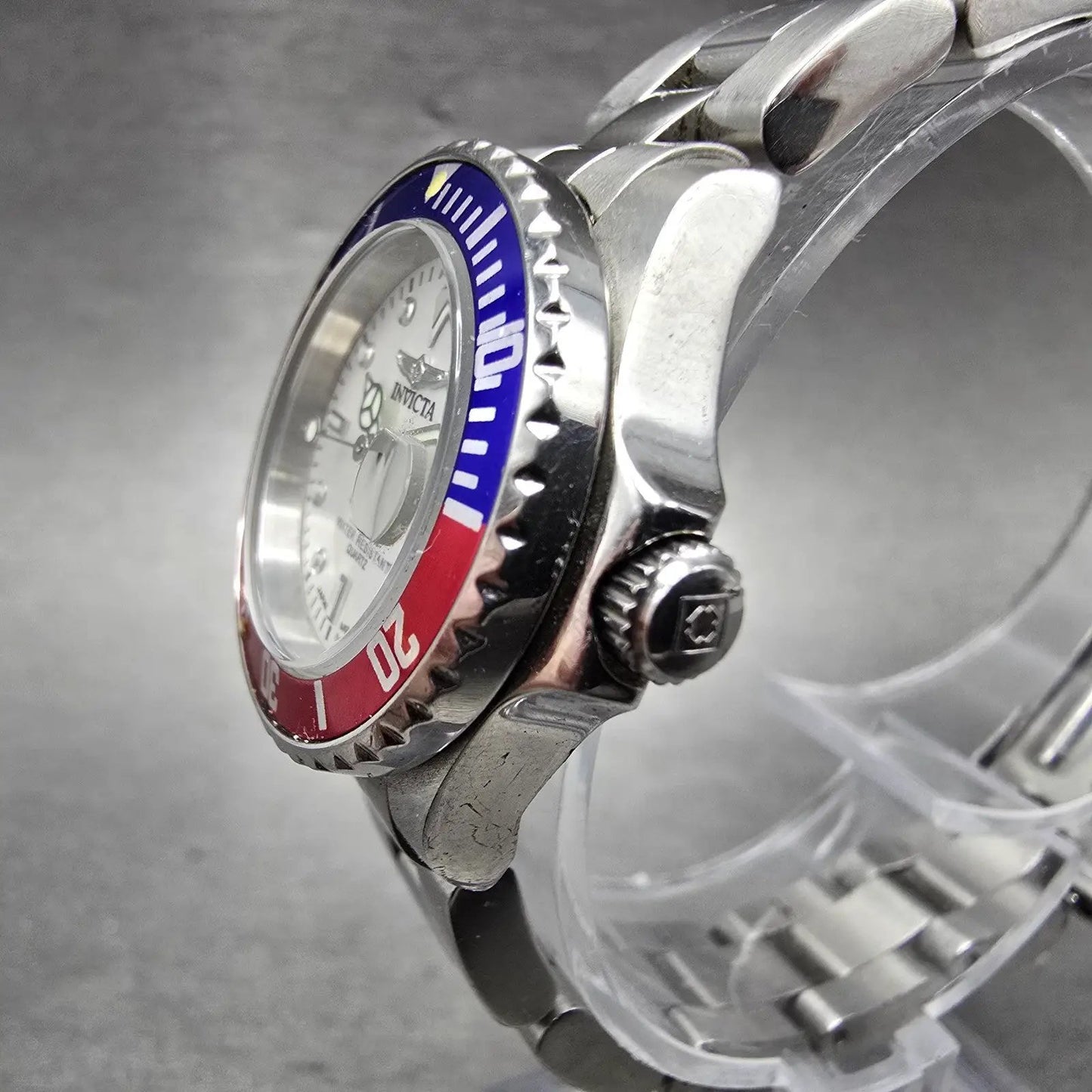 Invicta Dive Watch Women 24mm White Dial Steel Date 8940 Round New Battery2