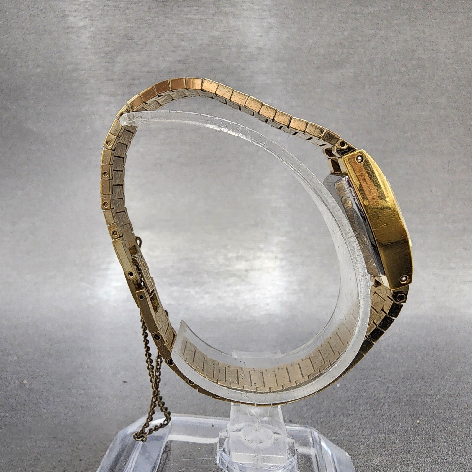 Citizen CQ Watch Women 18mm Champagne Dial Gold Tone 4830504 New Battery8