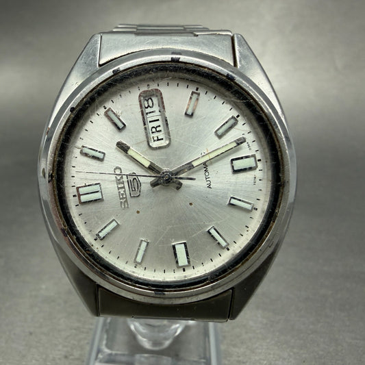 Seiko 5 Automatic Watch Men 37mm Silver Dial Silver Tone Daydate 7S26-3040 PARTS0