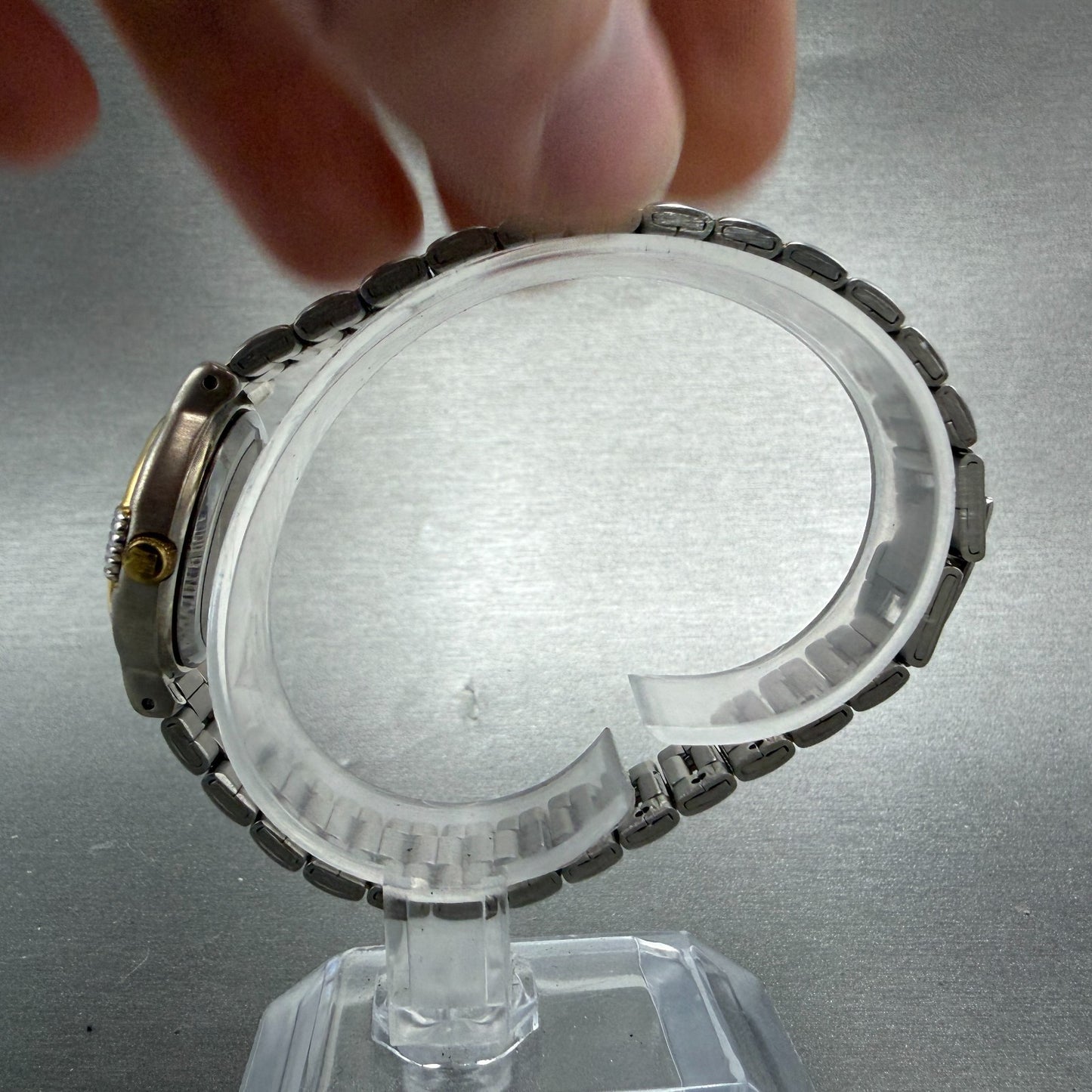 Givenchy Watch Women 25mm White Dial Two Tone Round 218 New Battery6