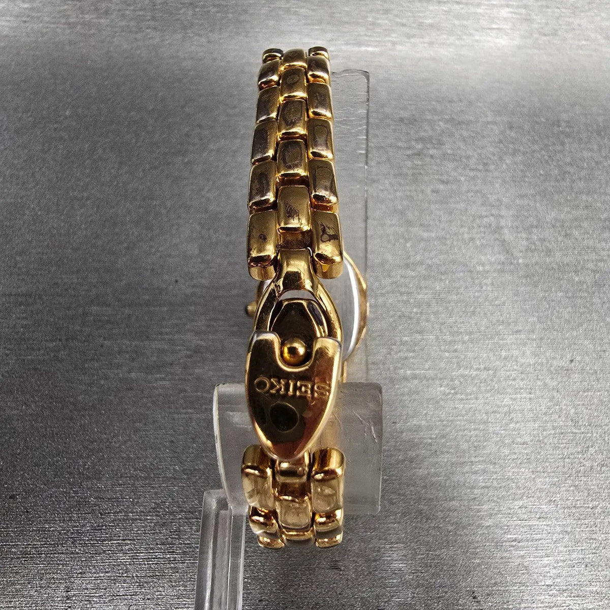Seiko Watch Women 17mm MOP Dial Gold Diamond Bezel Oval 1N00-6E79 New Battery JP7