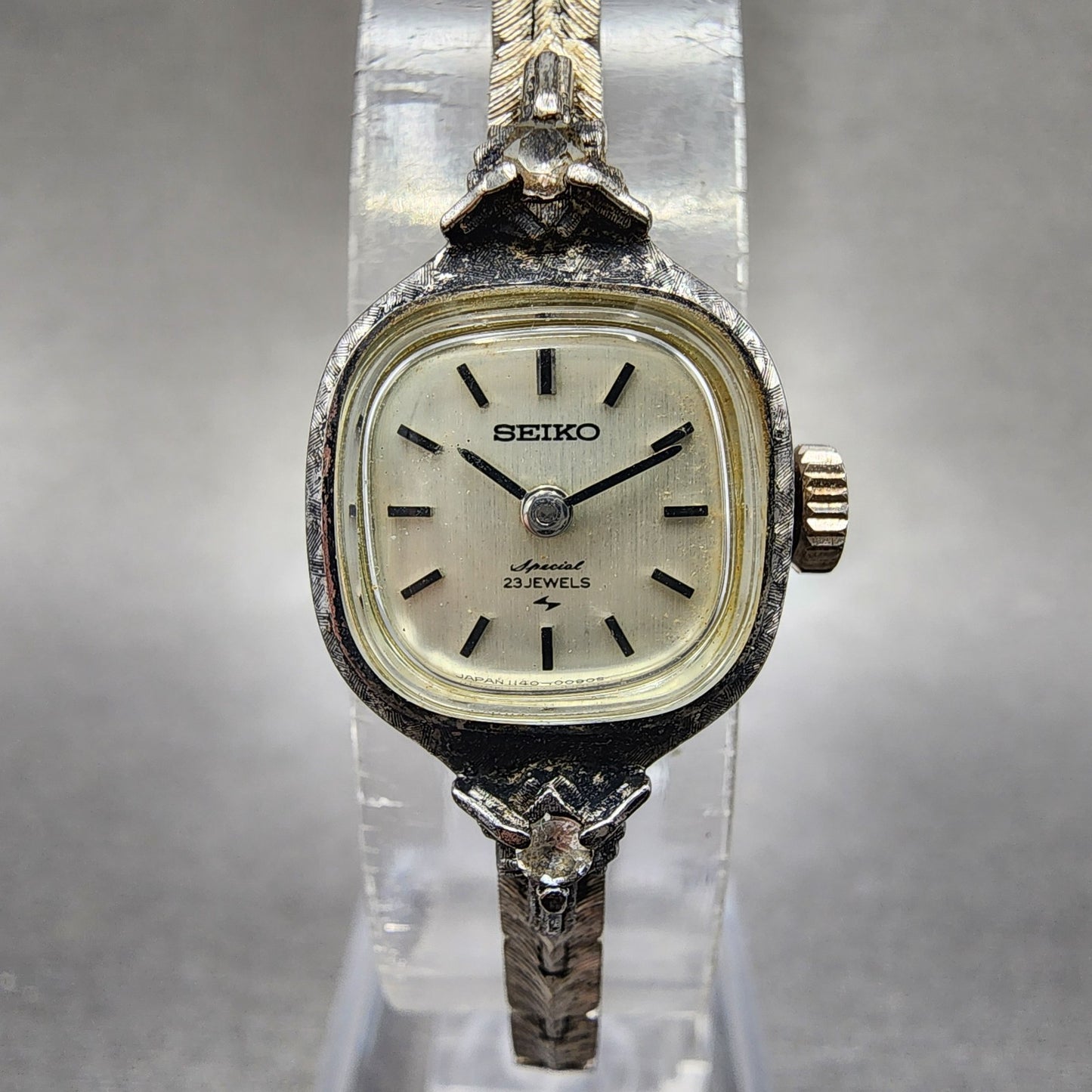Seiko Special Watch Women 15mm Silver Dial Silver Tone Manual 11403030 Runs0