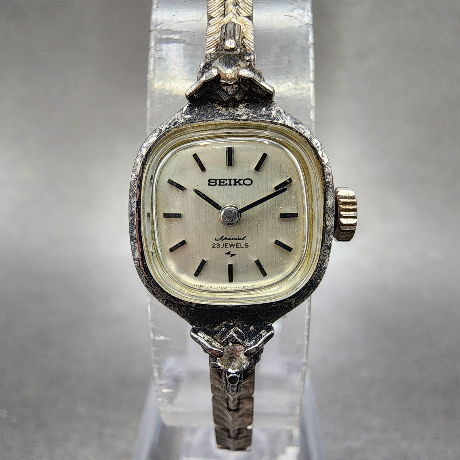 Seiko Special Watch Women 15mm Silver Dial Silver Tone Manual 11403030 Runs0