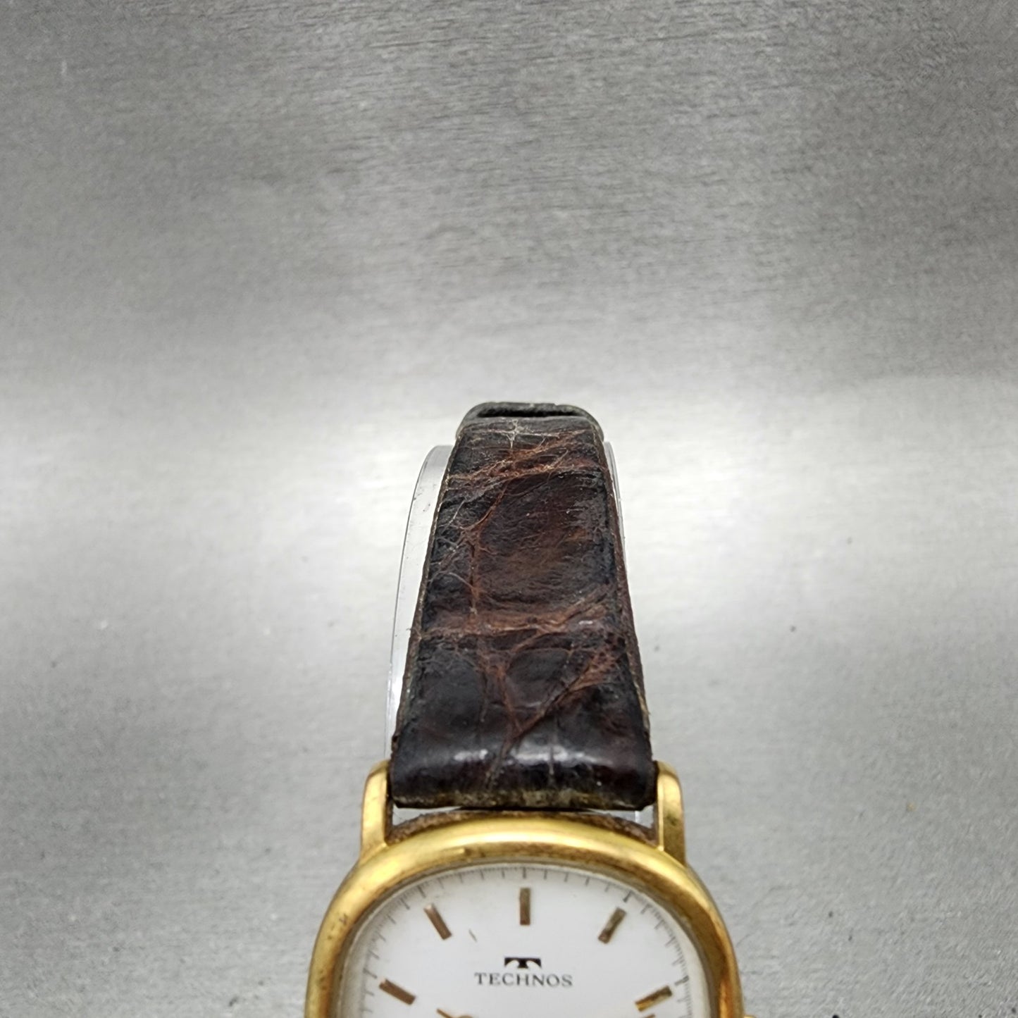 Technos Watch Women 23mm White Dial Gold Tone Date Oval 51178 New Battery4