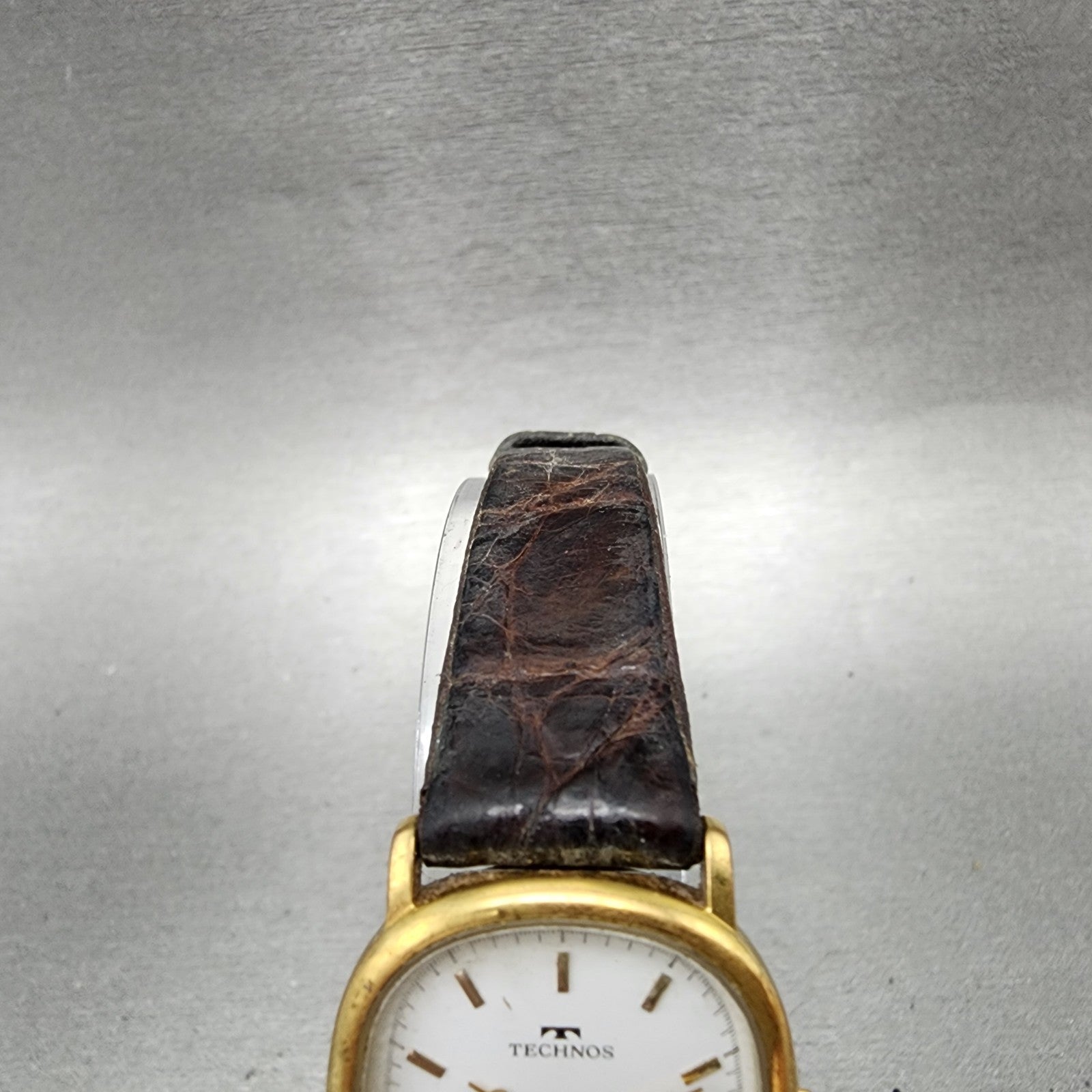 Technos Watch Women 23mm White Dial Gold Tone Date Oval 51178 New Battery4