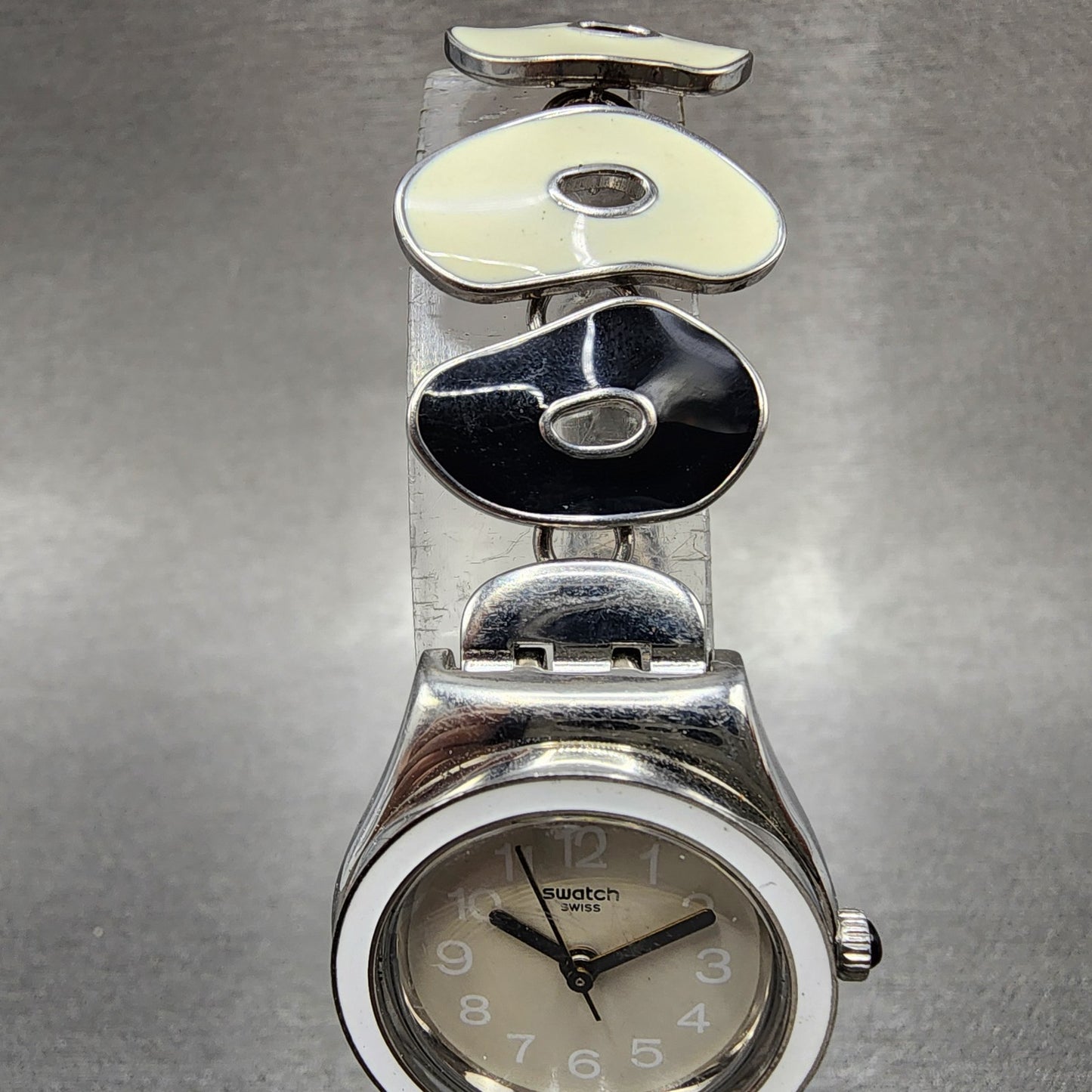 Swatch Irony Pinussina Watch Women 25mm Cream Dial Steel Round YSS256G New Batt4