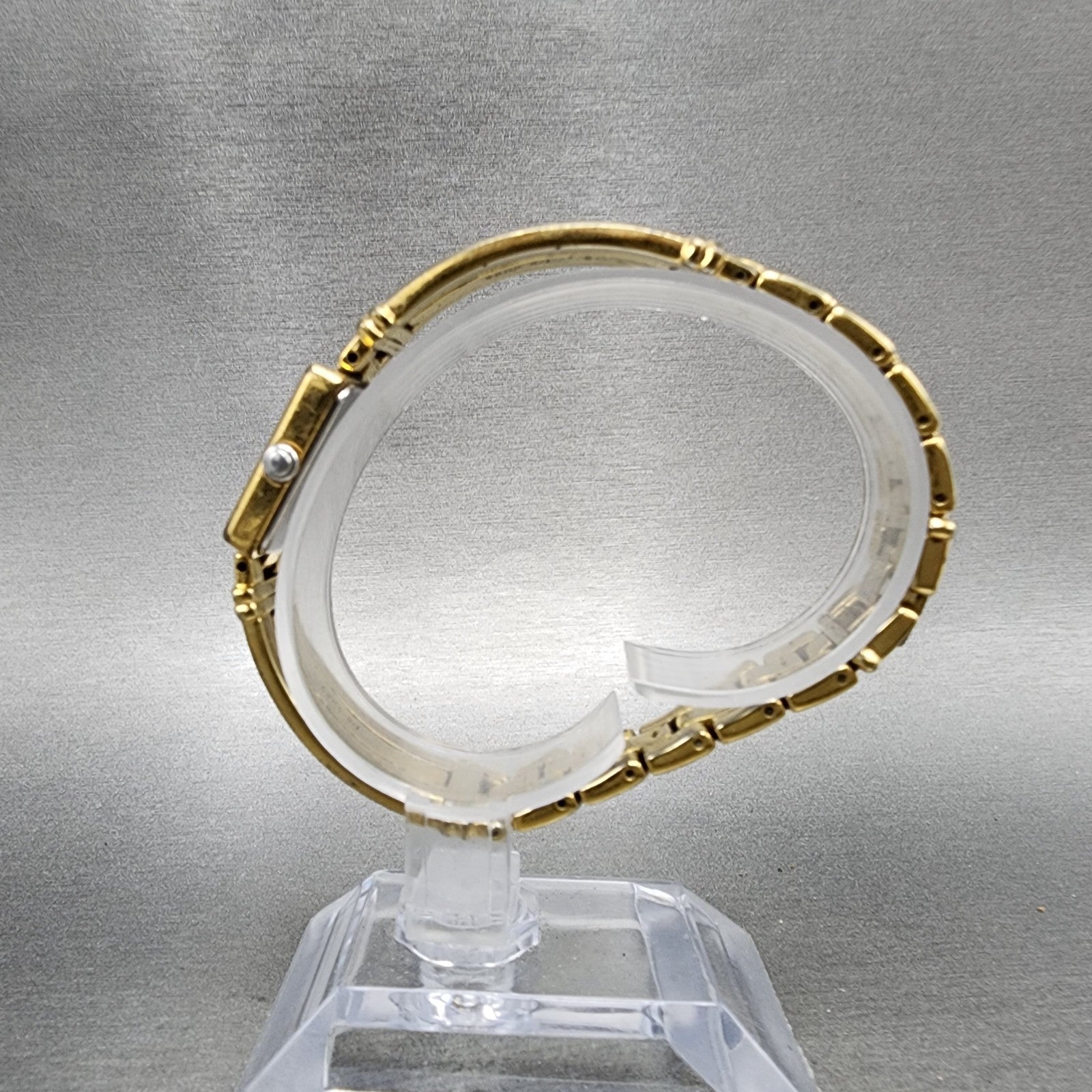Seiko Watch Women 20mm Champagne dial Gold Tone Square V4006280 New Battery6