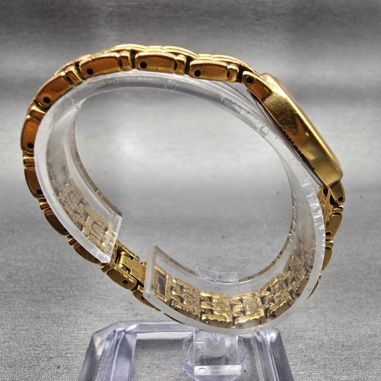 Seiko Watch Women 17mm White Dial Gold Tone Oval V400-1019 New Battery Vintage8