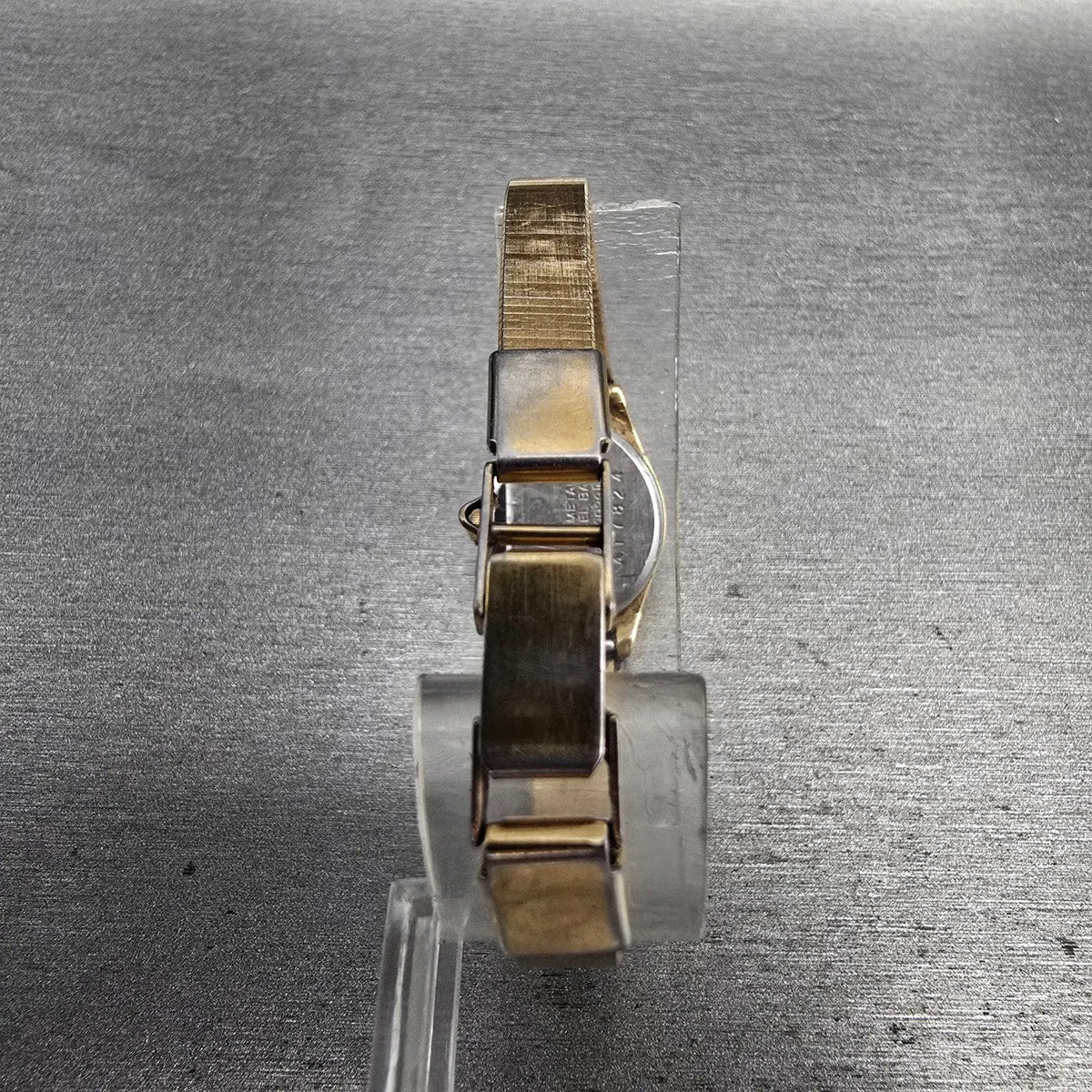 Seiko Watch Women 17mm Gold Dial Gold Tone Oval 5420-0029 New Battery Vintage L7