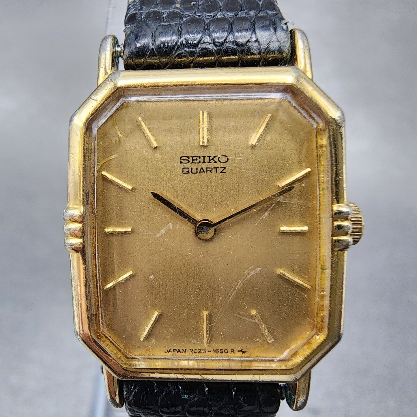 Seiko watch Women Gold Tone Gold Dial 19mm 2c205810 New Battery1