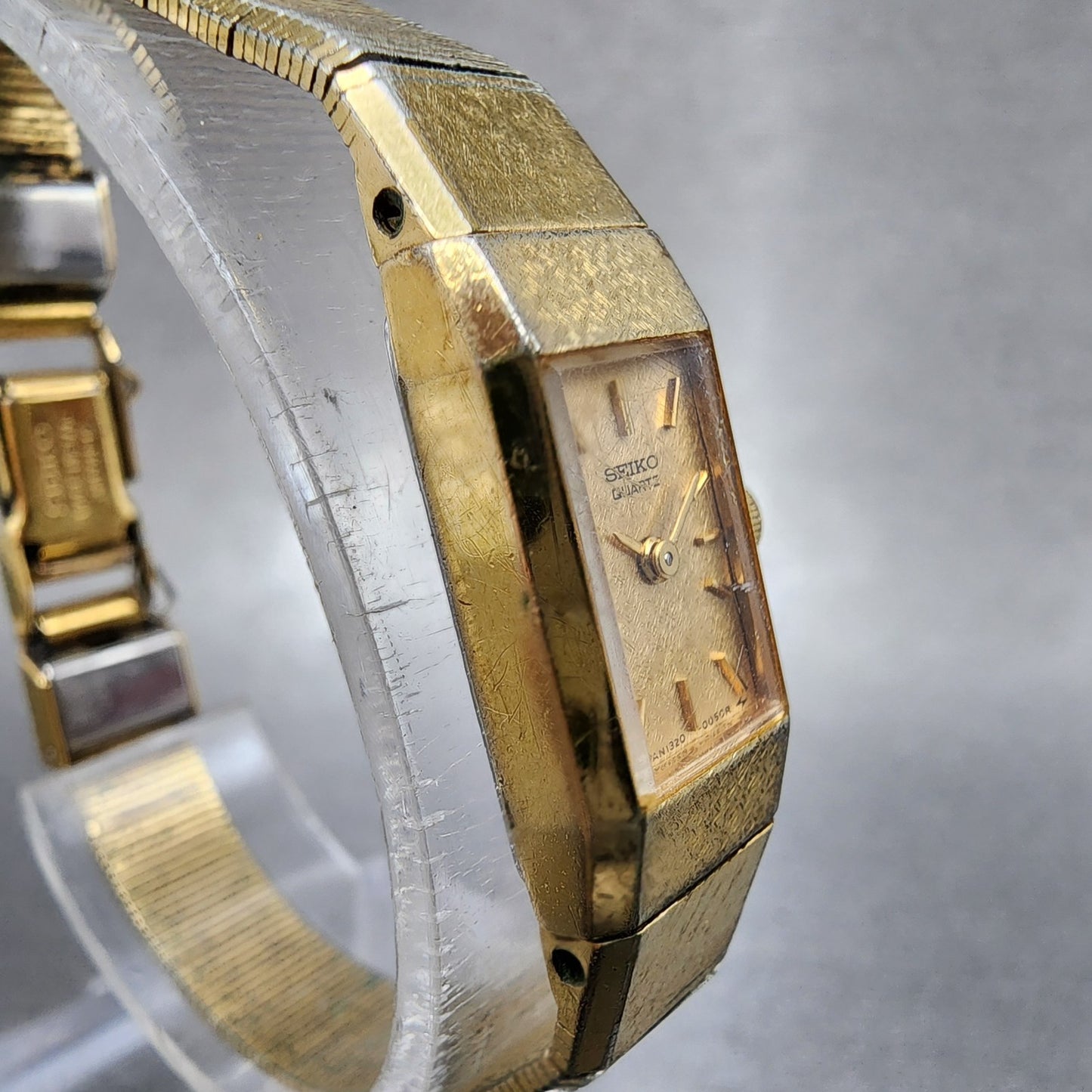 VTG Seiko Watch Women 12mm Gold Dial Gold Tone Rectangle 13205049 New Battery3