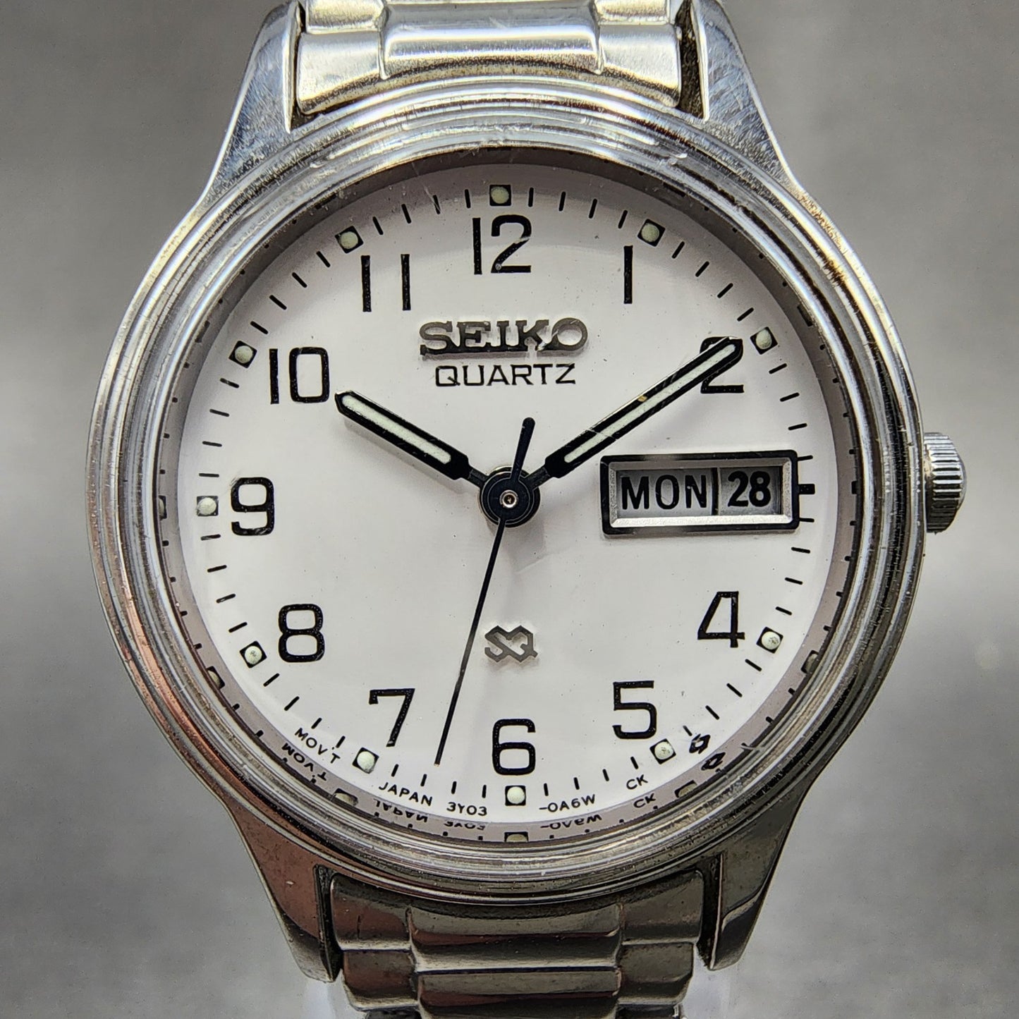 Seiko SQ Watch Women 24mm White Dial Silver Tone Daydate 3y030a29 New Battery1