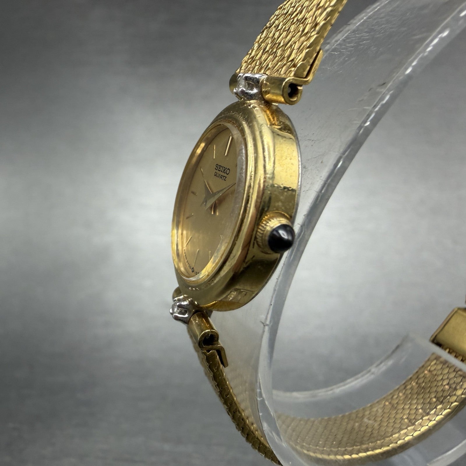 Seiko Watch Women 17mm Gold Dial Gold Tone Diamond Accent Oval 2Y00 New Battery2