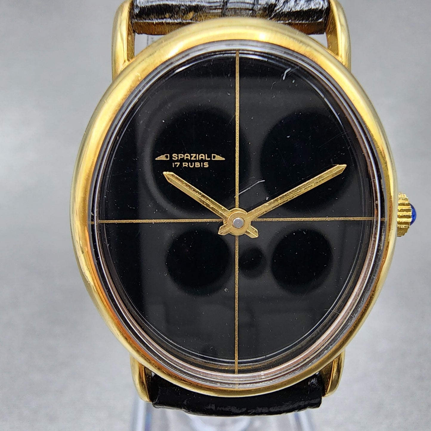 VTG Spazial Watch Women 26mm Black Dial Gold Tone Oval Manual Wind Runs