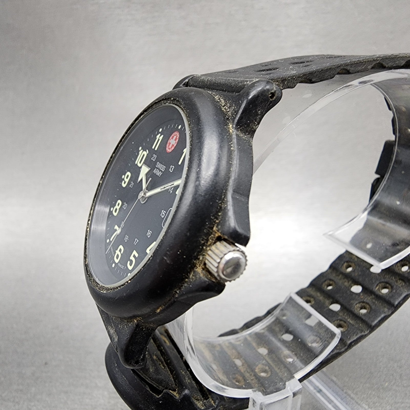 Victorinox Swiss Army Renegade Watch Men 38mm Black Dial Black Tone Date NewBatt2