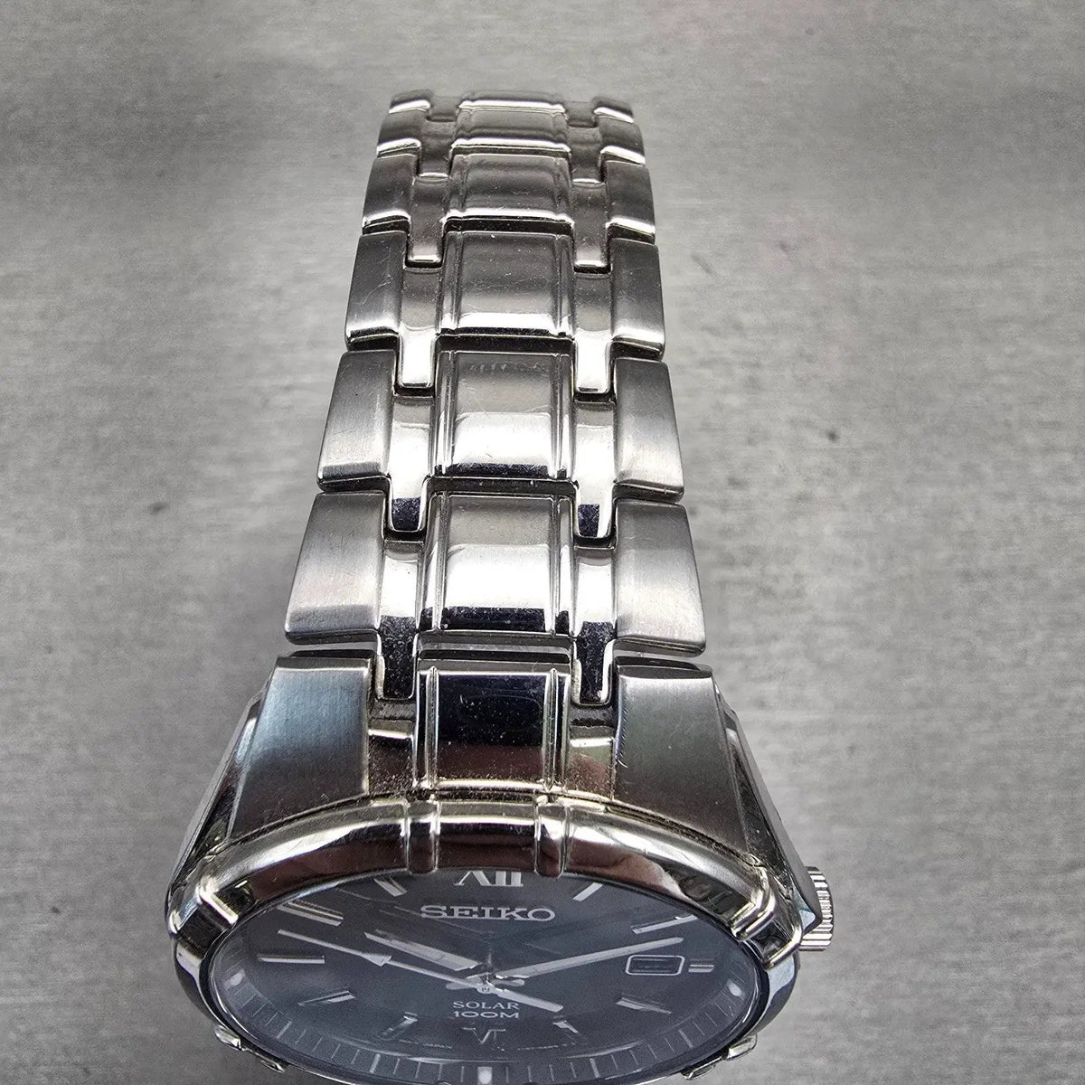 Seiko Solar Watch Men 38mm Black Dial Silver Tone Date Round V157-0AM0 Works4