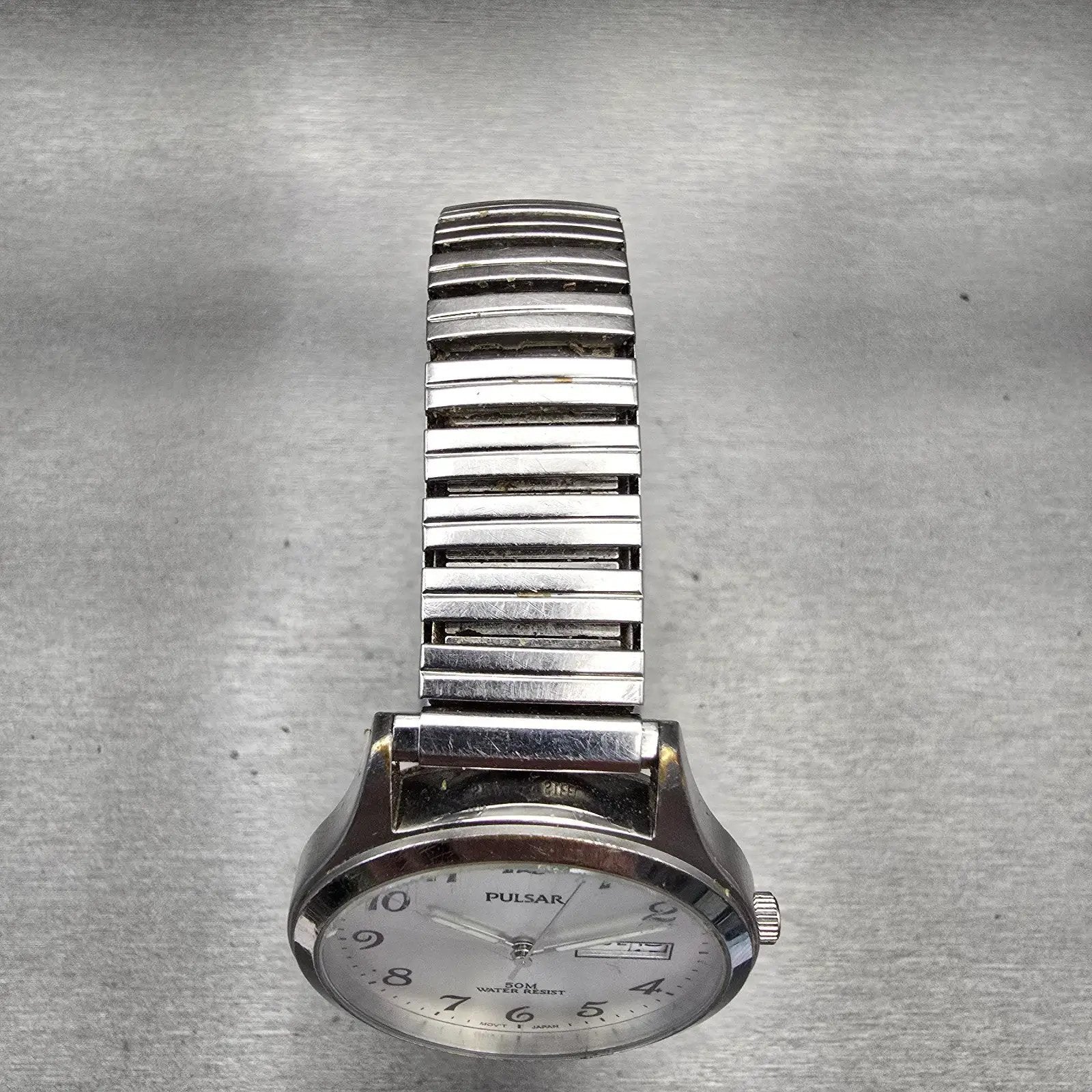Seiko Pulsar Watch Men 37mm Silver Dial Silver Tone Daydate VX43-X077 New Batt4