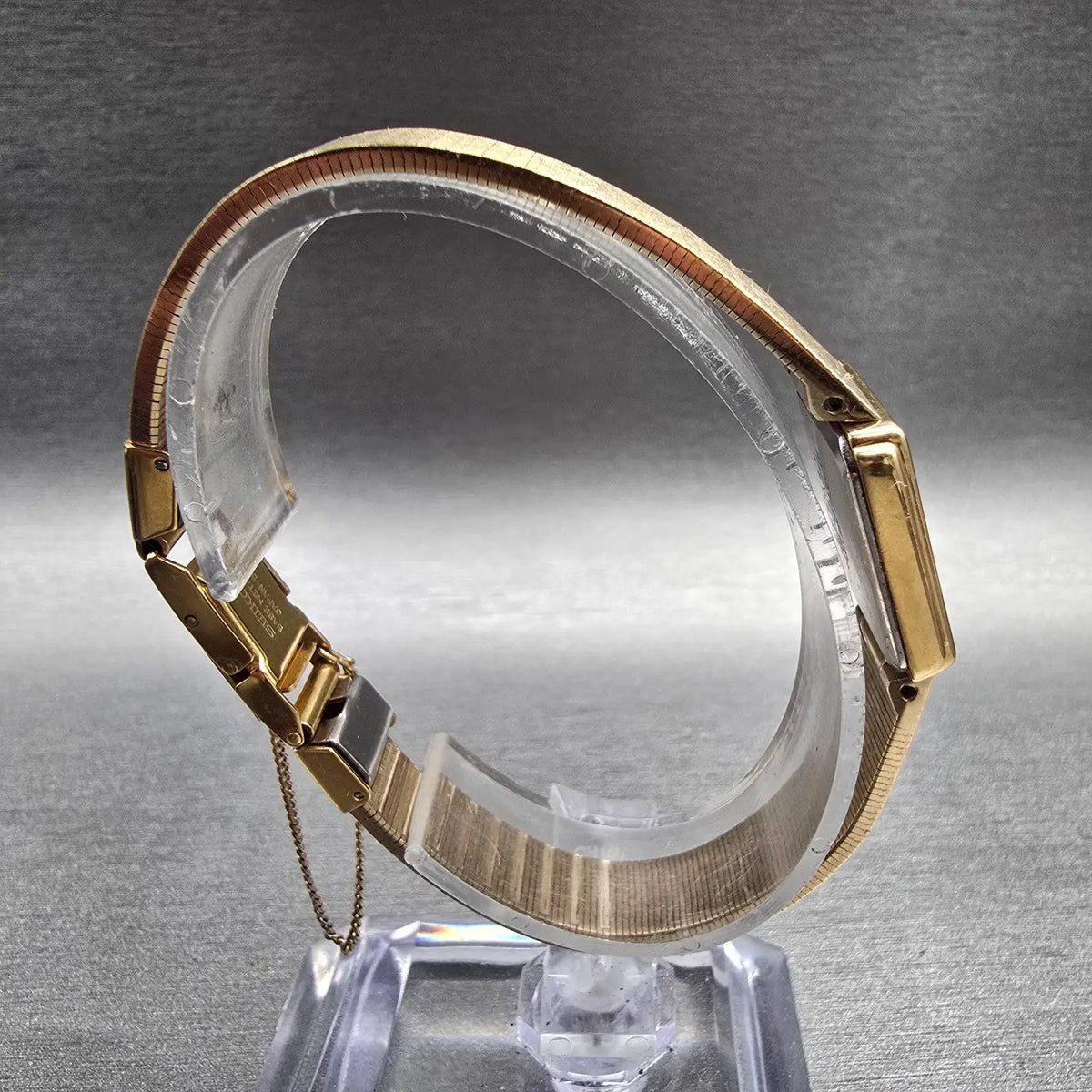 Seiko Tank Watch Women 17mm Gold Dial Gold Tone Rectangle 7320-5479 New Batt VTG8