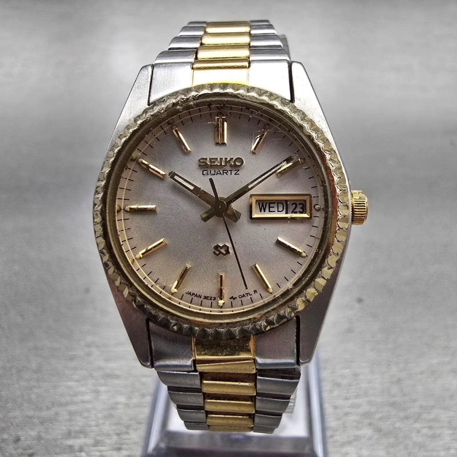 Seiko SQ Watch Women 24mm Silver Dial Two Tone Daydate 3E23-0A69 New Battery VTG0