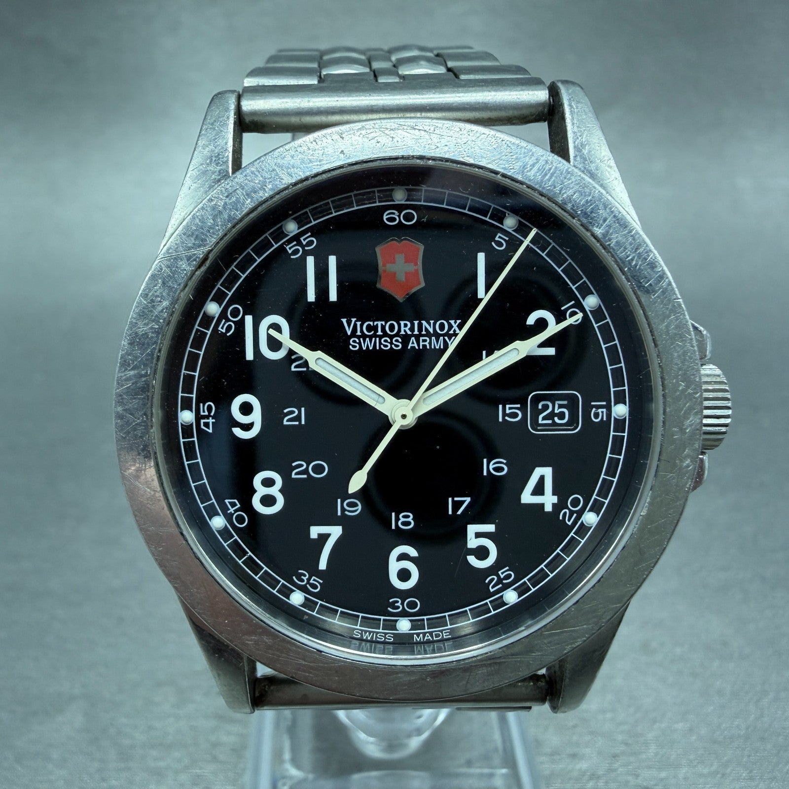 Swiss Army Victorinox Watch Men 38mm Black Dial Steel Date 24653 New Battery0