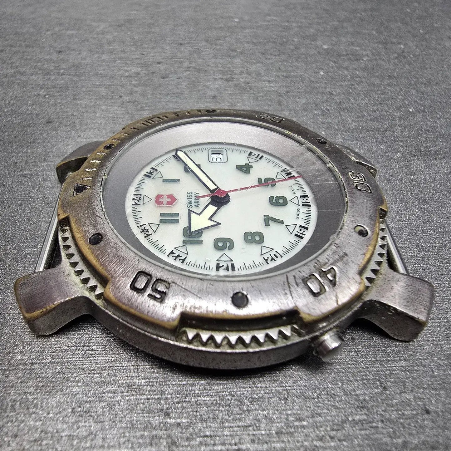 Swiss Army Sports Line Watch Men 40mm White Dial Silver Tone Date READ!!! NewBat3