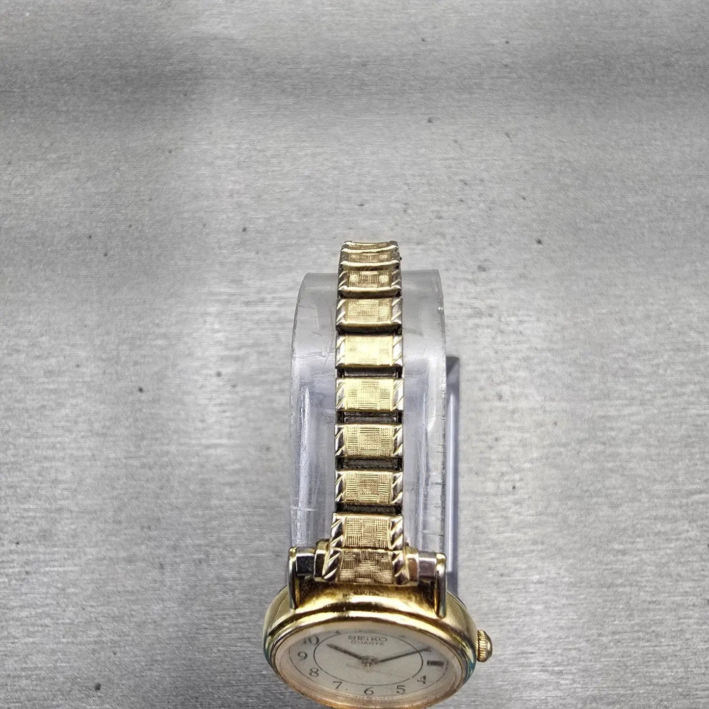 Seiko Watch Women 21mm Cream Dial Gold Tone Date Round 3E22-0069 New Battery VTG4
