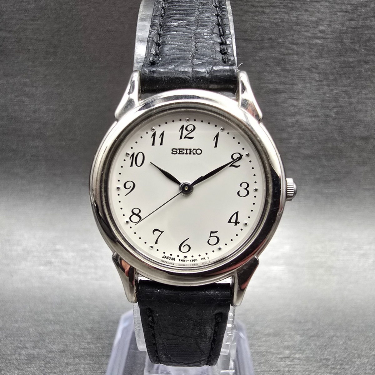 Seiko Watch Women 24mm White Dila Silver Tone Round 7N01-6880 New Battery0