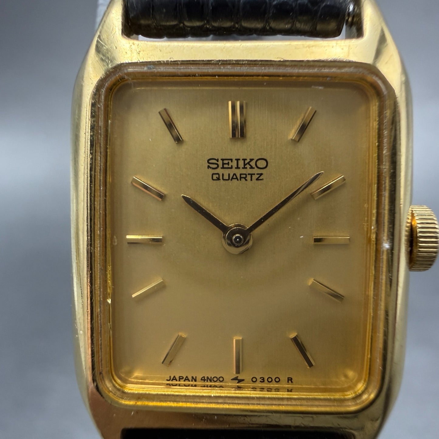 Seiko Tank Watch Women 17mm Champagne Dial Gold Tone 4N00-5129 New Battery HJ81