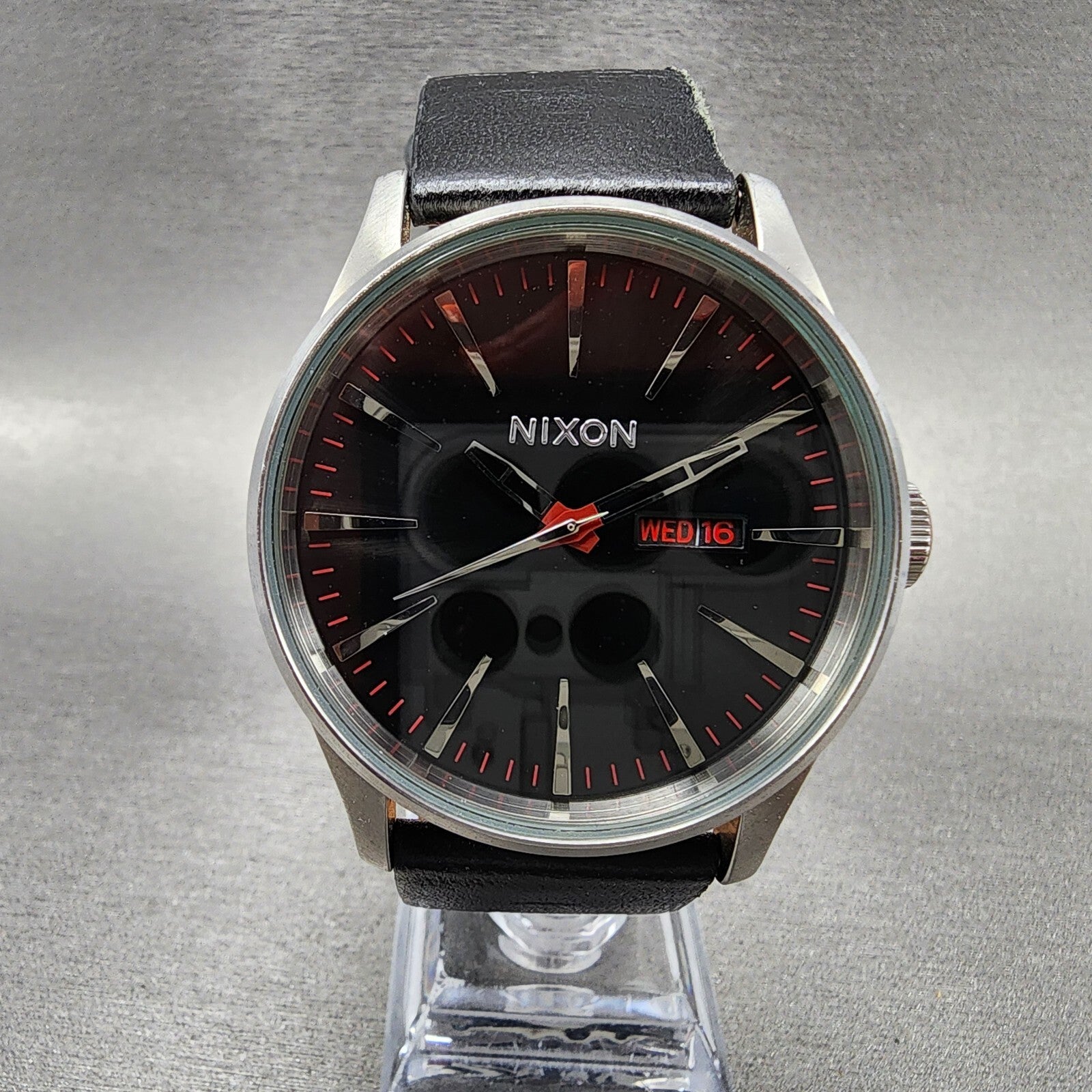 Nixon The Sentry Watch Men 42mm Black Dial Steel Daydate Round New Battery0