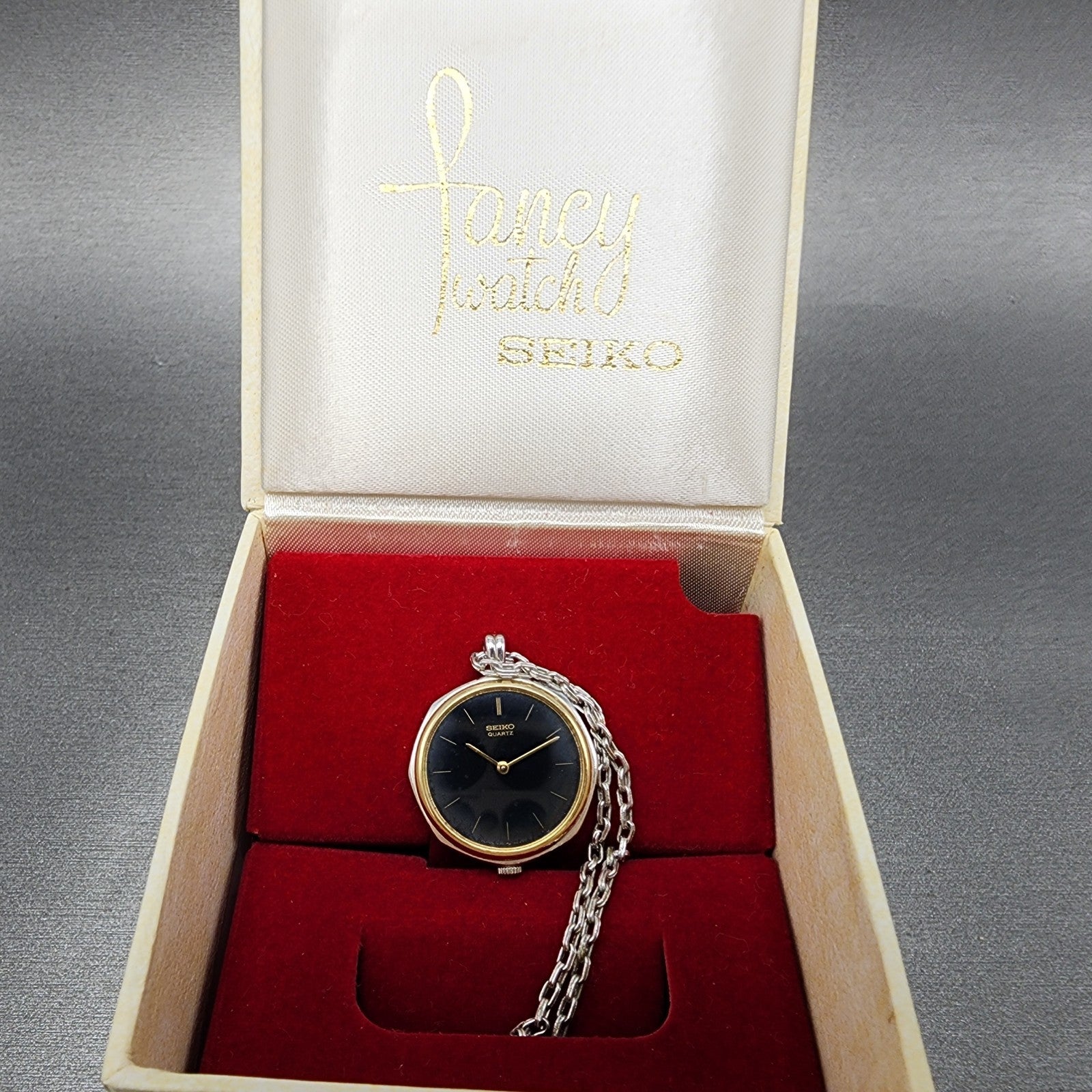 Seiko Necklace Watch Women 23mm Black Dial Two Tone 14000920 New Battery0