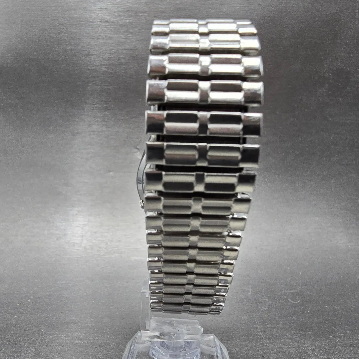Seiko 5 Automatic Watch Men 37mm Silver Dial Silver Tone Daydate 6119-8080 PARTS9